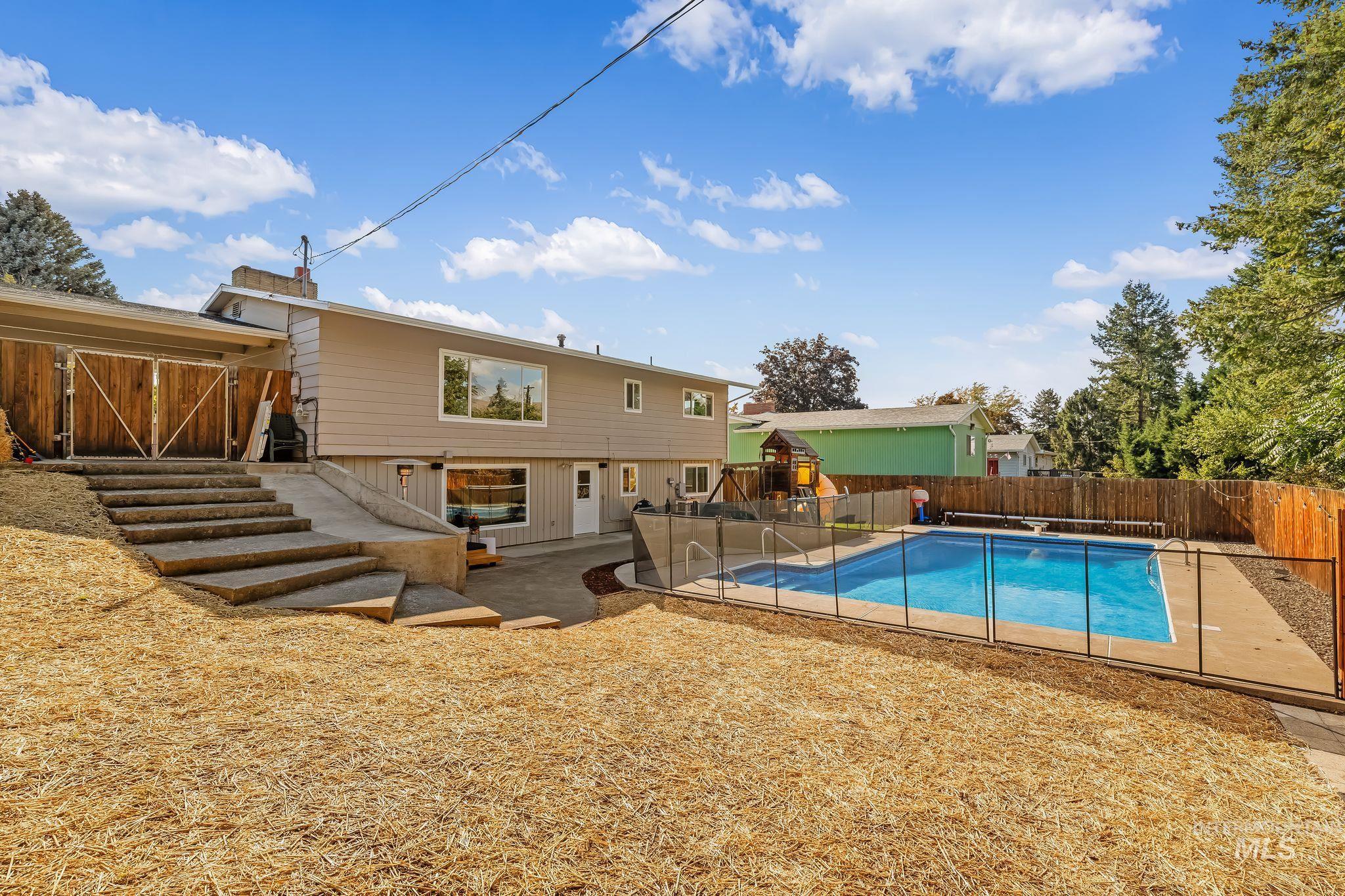 2621 Willow Dr., Lewiston, Idaho 83501, 3 Bedrooms, 3 Bathrooms, Residential For Sale, Price $449,000, 99001222