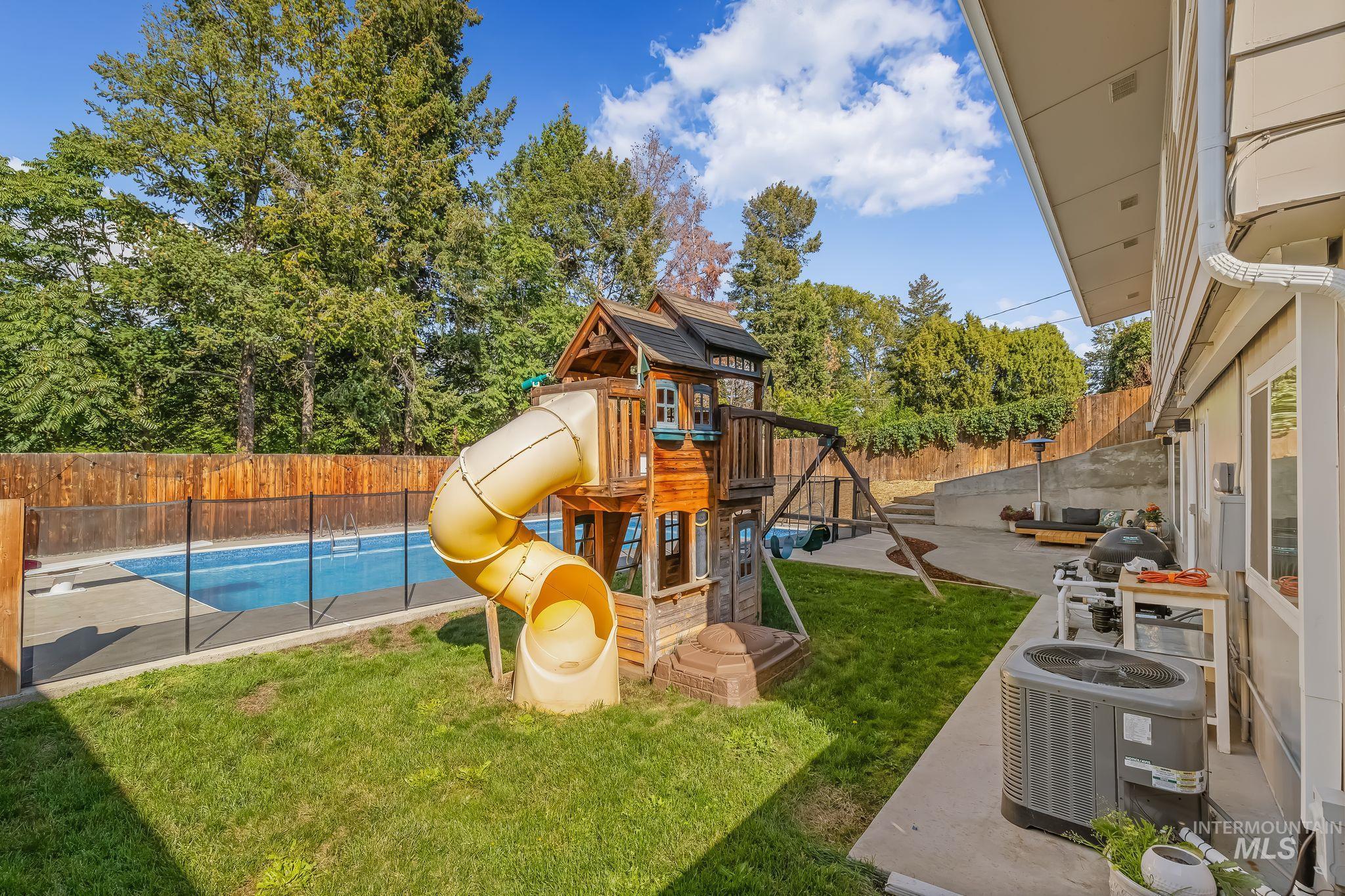2621 Willow Dr., Lewiston, Idaho 83501, 3 Bedrooms, 3 Bathrooms, Residential For Sale, Price $449,000, 99001222