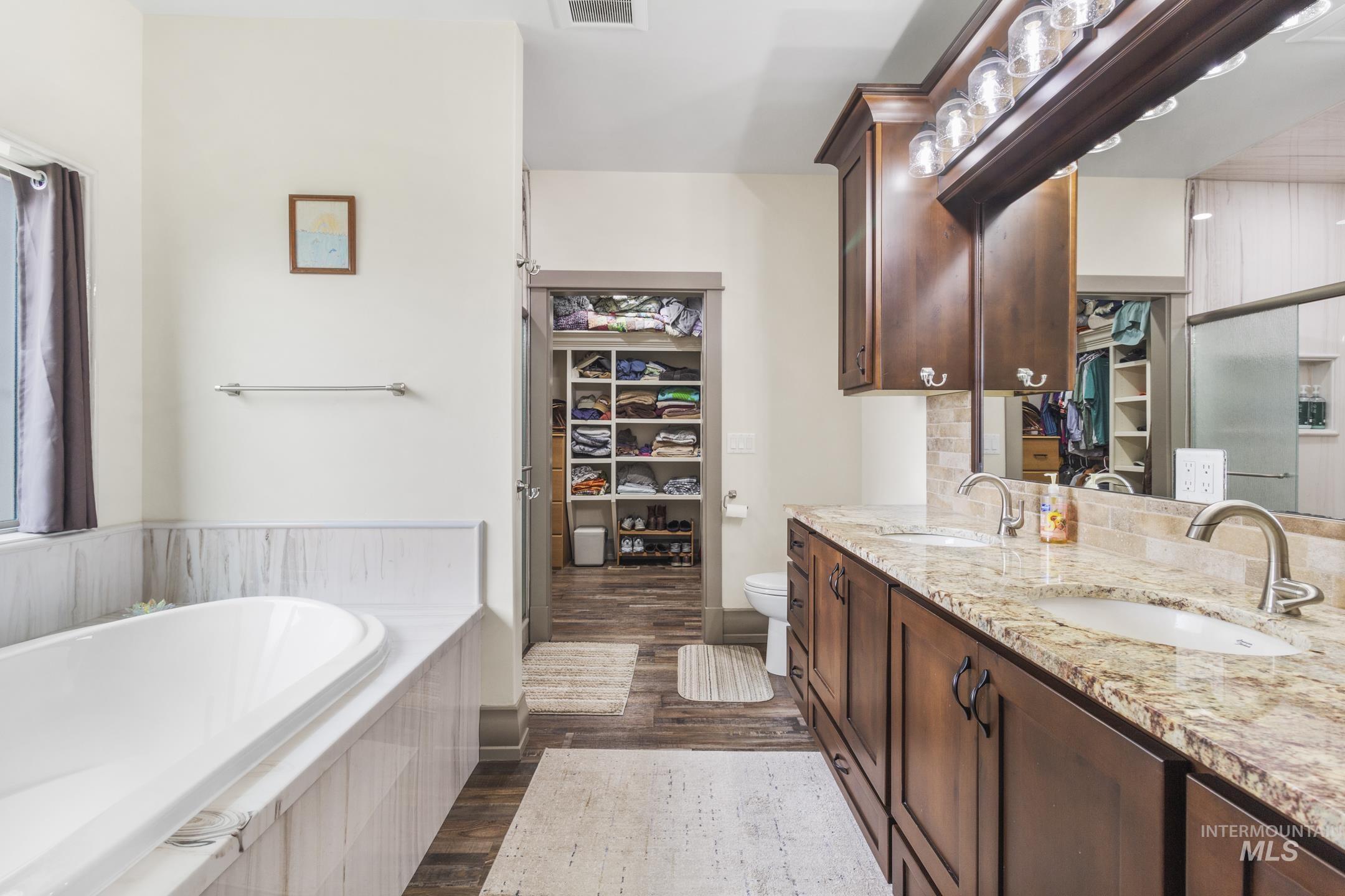 1481 Valley Steppe Dr, Buhl, Idaho 83316, 3 Bedrooms, 2.5 Bathrooms, Residential For Sale, Price $895,000, 99001227