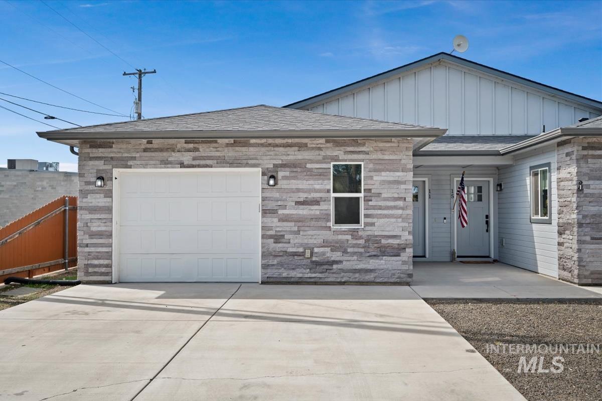 11 N 1st Street East, Homedale, Idaho 83628, 3 Bedrooms, 2 Bathrooms, Residential For Sale, Price $355,000,MLS 99001231