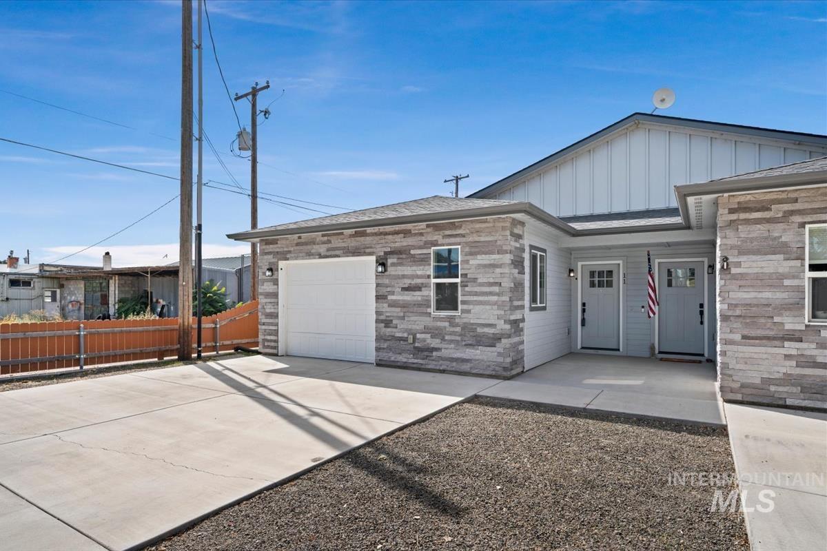 11 N 1st Street East, Homedale, Idaho 83628, 3 Bedrooms, 2 Bathrooms, Residential For Sale, Price $355,000,MLS 99001231
