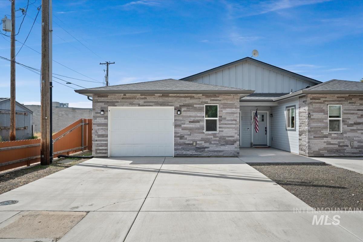 11 N 1st Street East, Homedale, Idaho 83628, 3 Bedrooms, 2 Bathrooms, Residential For Sale, Price $355,000,MLS 99001231