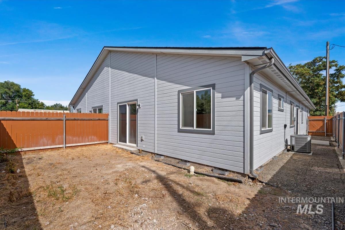 11 N 1st Street East, Homedale, Idaho 83628, 3 Bedrooms, 2 Bathrooms, Residential For Sale, Price $355,000,MLS 99001231