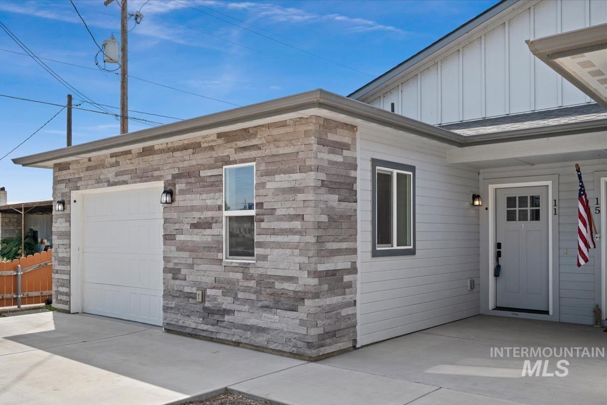 11 N 1st Street East, Homedale, Idaho 83628, 3 Bedrooms, 2 Bathrooms, Residential For Sale, Price $355,000,MLS 99001231