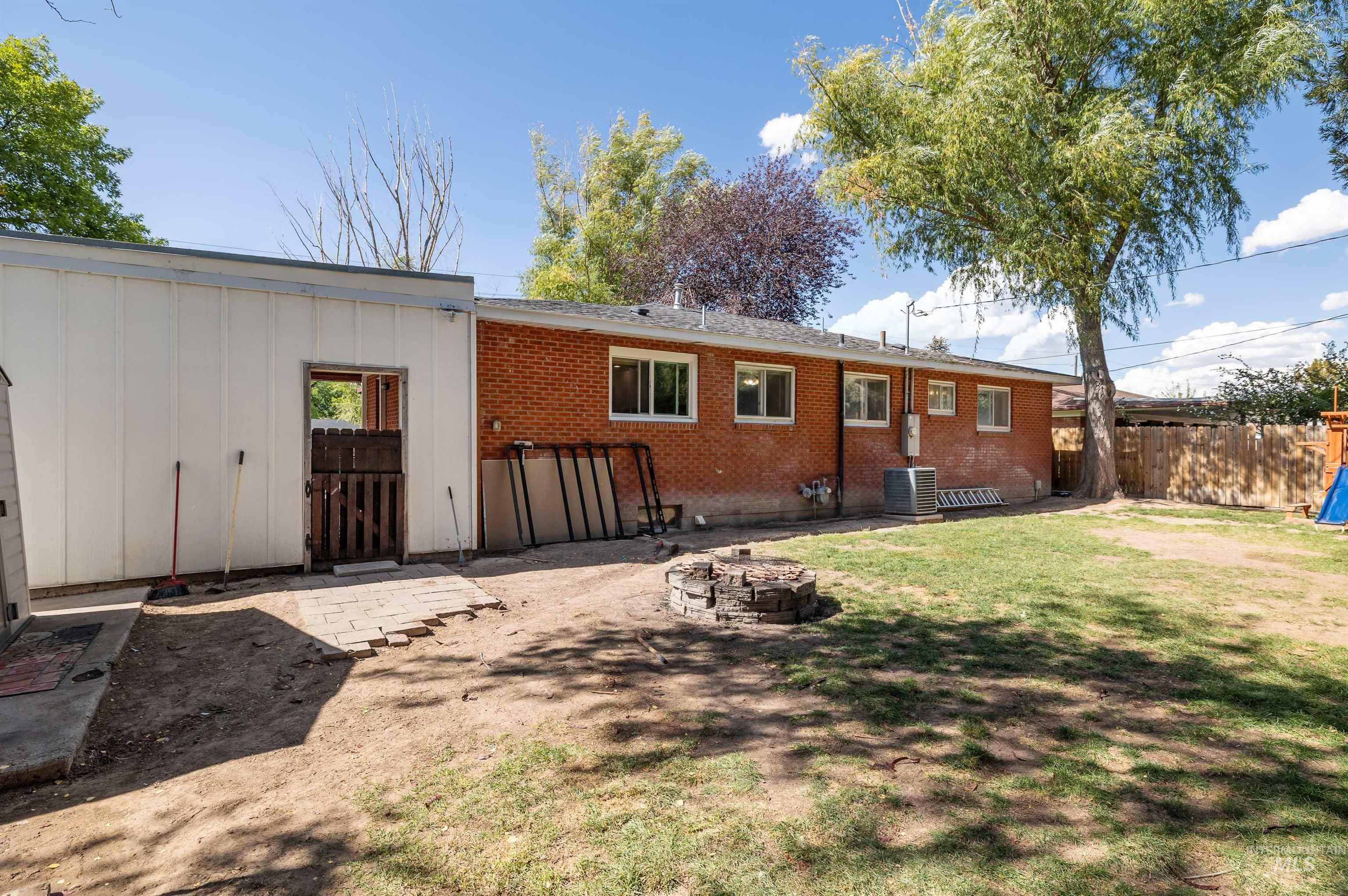 1422 N Fillmore Street, Jerome, Idaho 83338, 4 Bedrooms, 2 Bathrooms, Residential For Sale, Price $355,000, 99001232