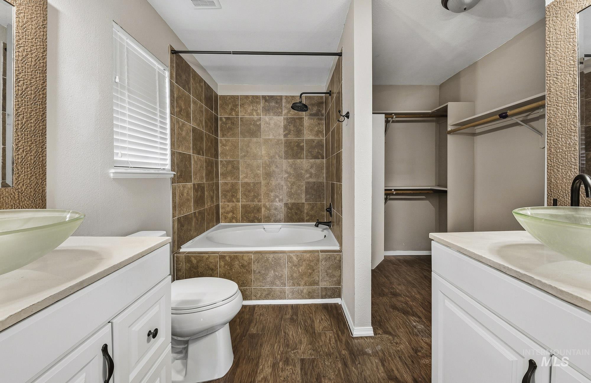 11248 W Red Maple Dr, Boise, Idaho 83709, 4 Bedrooms, 3 Bathrooms, Residential For Sale, Price $559,900, 99001234