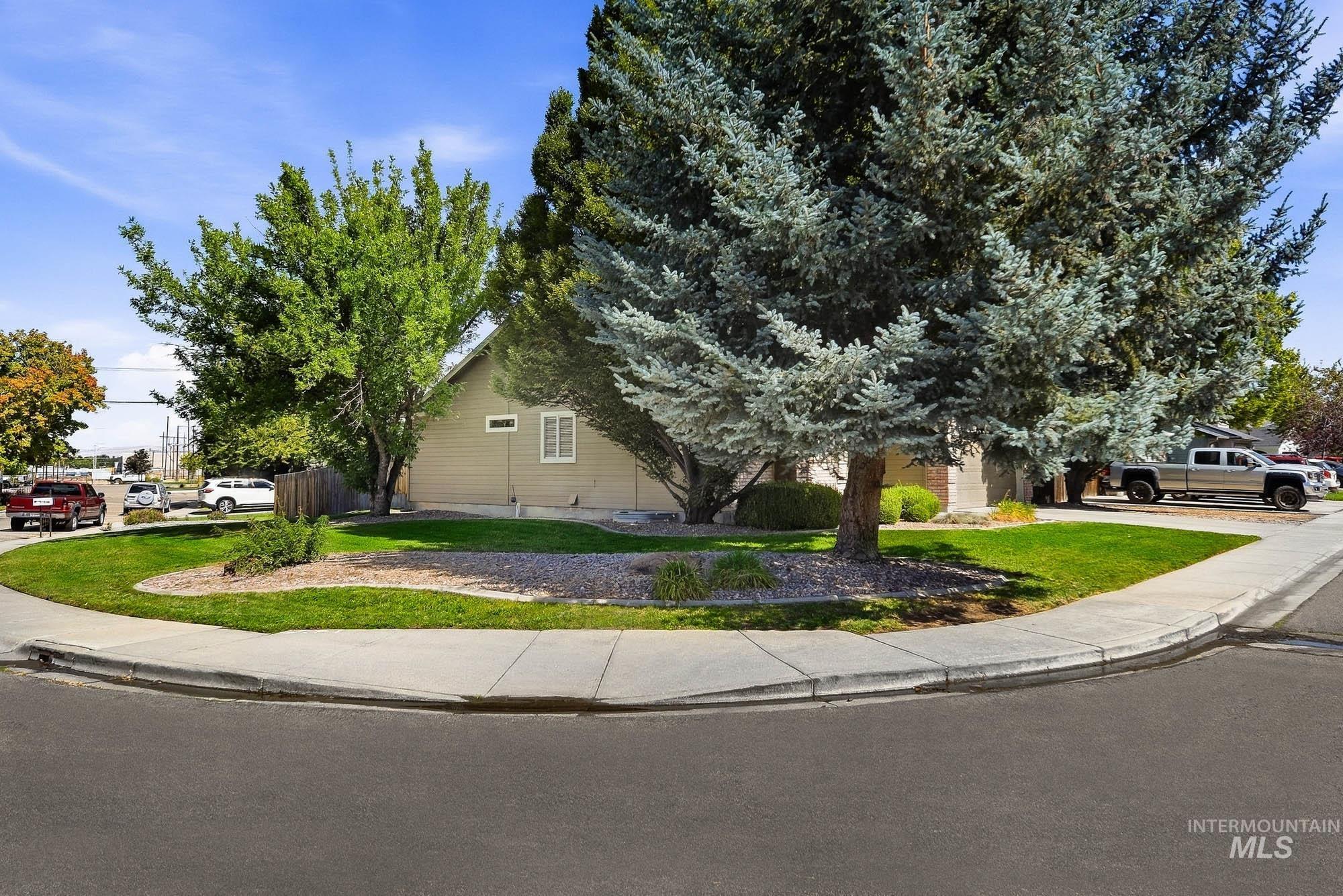 11248 W Red Maple Dr, Boise, Idaho 83709, 4 Bedrooms, 3 Bathrooms, Residential For Sale, Price $559,900, 99001234