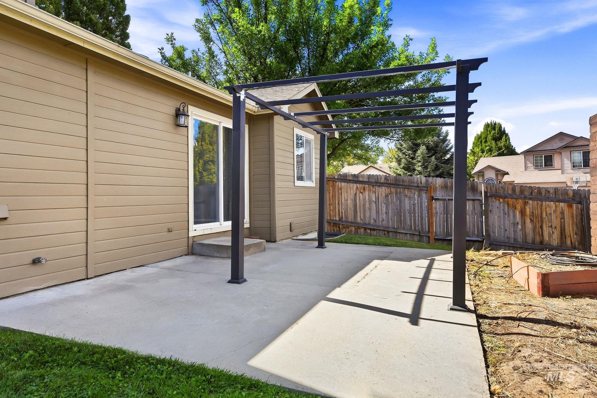 11248 W Red Maple Dr, Boise, Idaho 83709, 4 Bedrooms, 3 Bathrooms, Residential For Sale, Price $559,900, 99001234