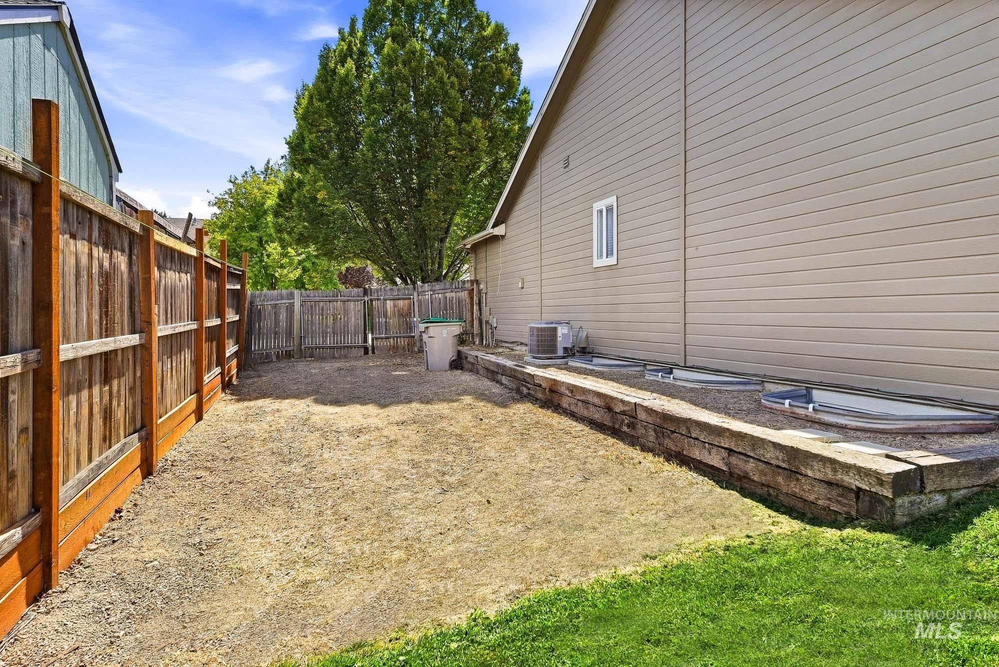 11248 W Red Maple Dr, Boise, Idaho 83709, 4 Bedrooms, 3 Bathrooms, Residential For Sale, Price $559,900, 99001234