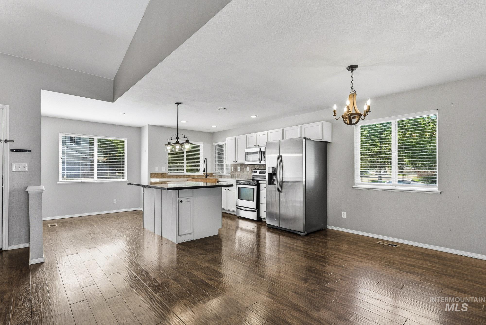 11248 W Red Maple Dr, Boise, Idaho 83709, 4 Bedrooms, 3 Bathrooms, Residential For Sale, Price $559,900, 99001234