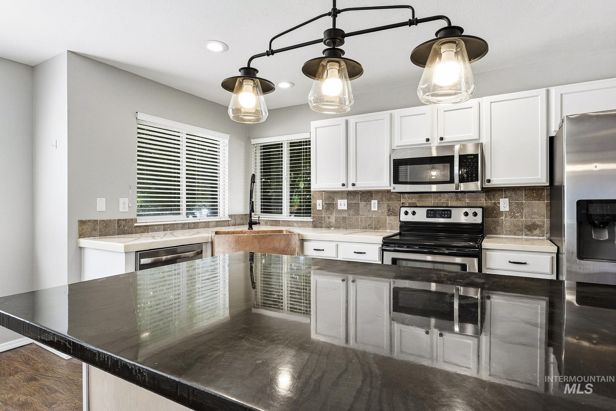 11248 W Red Maple Dr, Boise, Idaho 83709, 4 Bedrooms, 3 Bathrooms, Residential For Sale, Price $559,900, 99001234