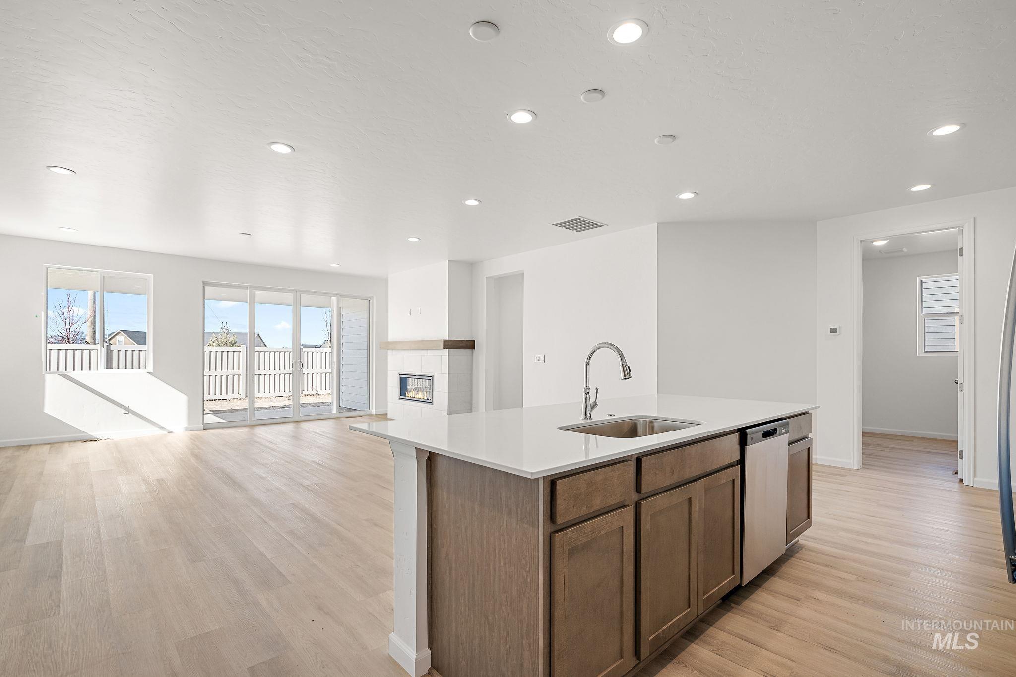 196 N Morty Ave, Kuna, Idaho 83634, 3 Bedrooms, 2 Bathrooms, Residential For Sale, Price $609,990, 99001238