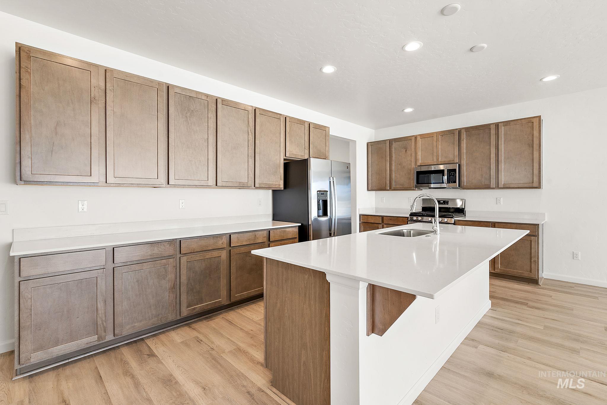 196 N Morty Ave, Kuna, Idaho 83634, 3 Bedrooms, 2 Bathrooms, Residential For Sale, Price $609,990, 99001238