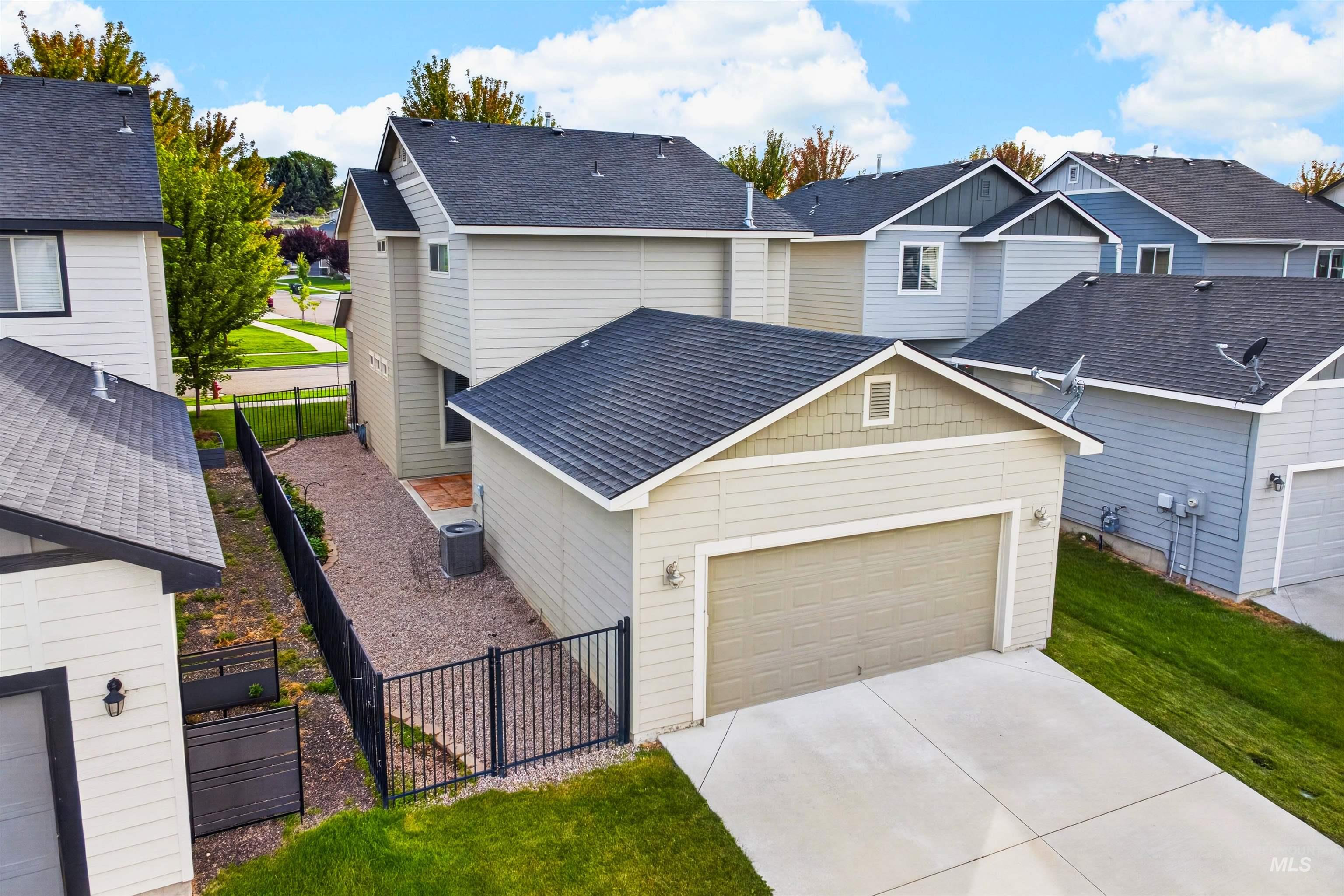 1802 W Heavy Timber Dr, Meridian, Idaho 83642, 3 Bedrooms, 2.5 Bathrooms, Residential For Sale, Price $454,900, 99001241