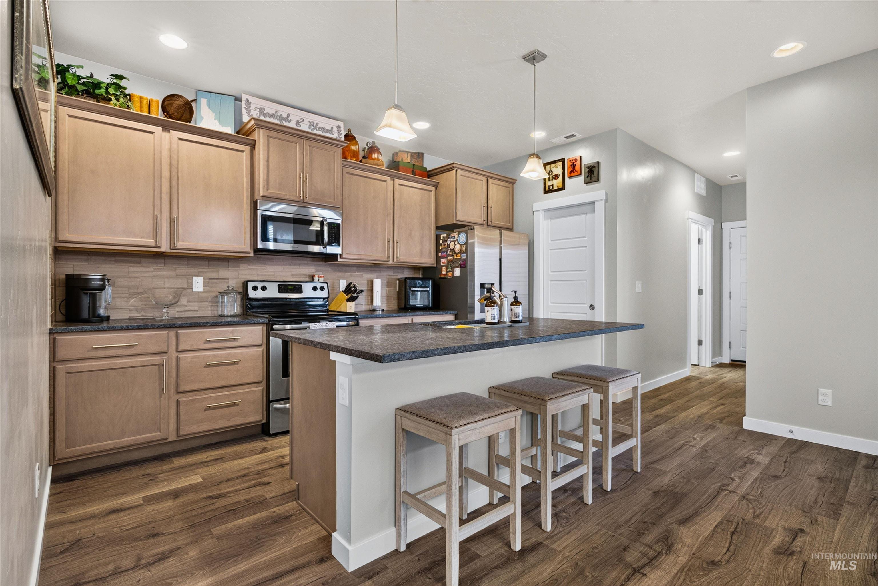 1802 W Heavy Timber Dr, Meridian, Idaho 83642, 3 Bedrooms, 2.5 Bathrooms, Residential For Sale, Price $454,900, 99001241