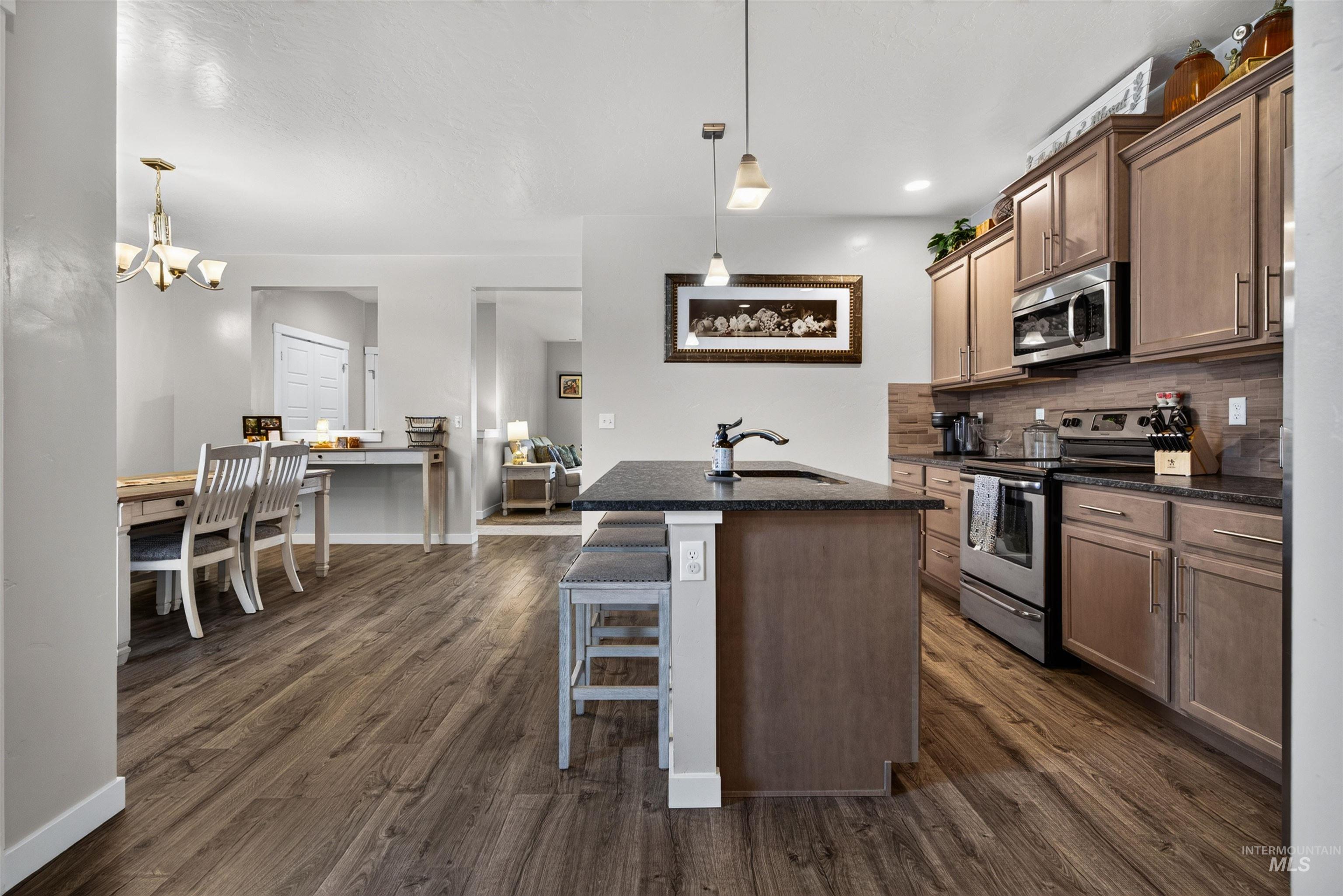 1802 W Heavy Timber Dr, Meridian, Idaho 83642, 3 Bedrooms, 2.5 Bathrooms, Residential For Sale, Price $454,900, 99001241