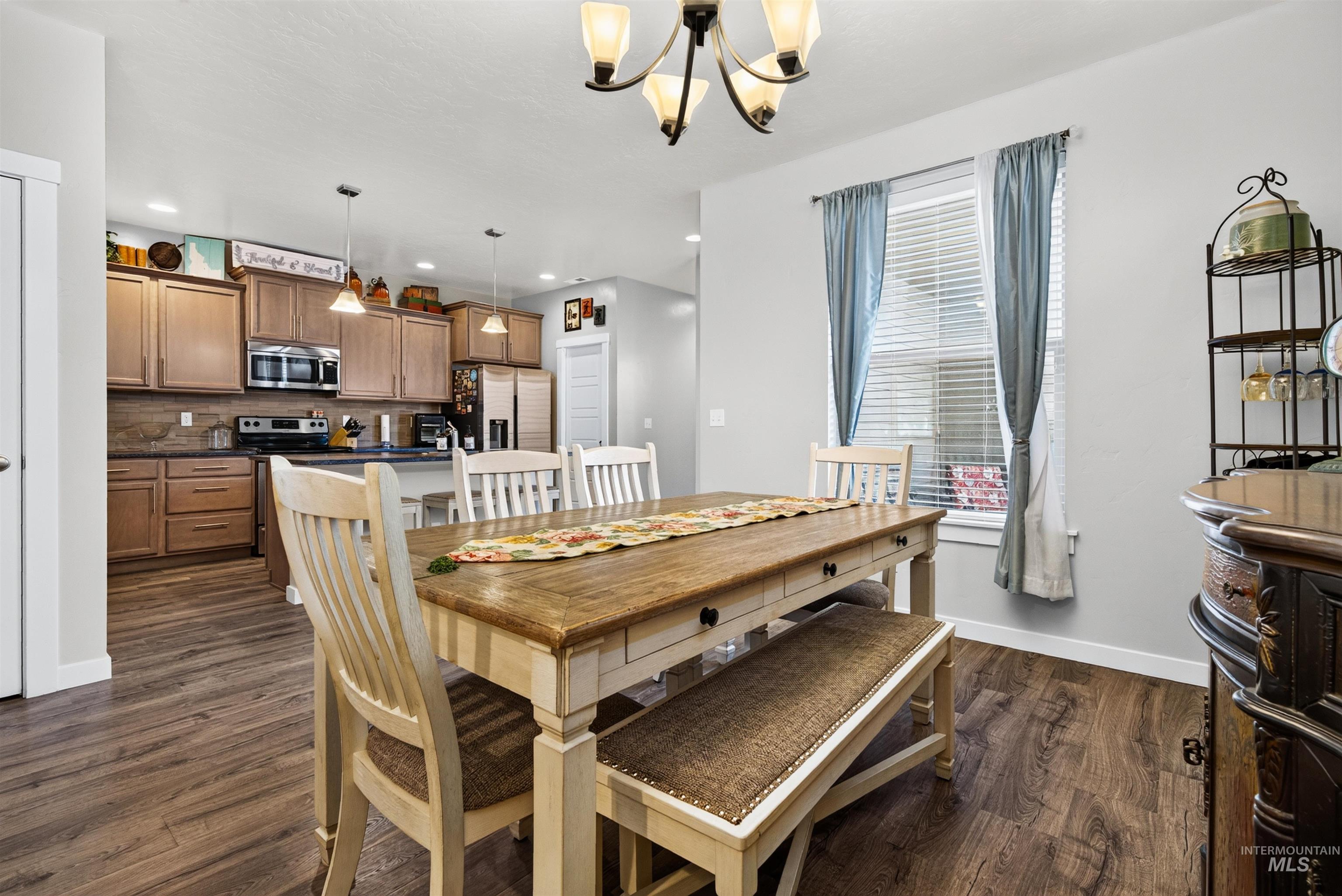 1802 W Heavy Timber Dr, Meridian, Idaho 83642, 3 Bedrooms, 2.5 Bathrooms, Residential For Sale, Price $454,900, 99001241