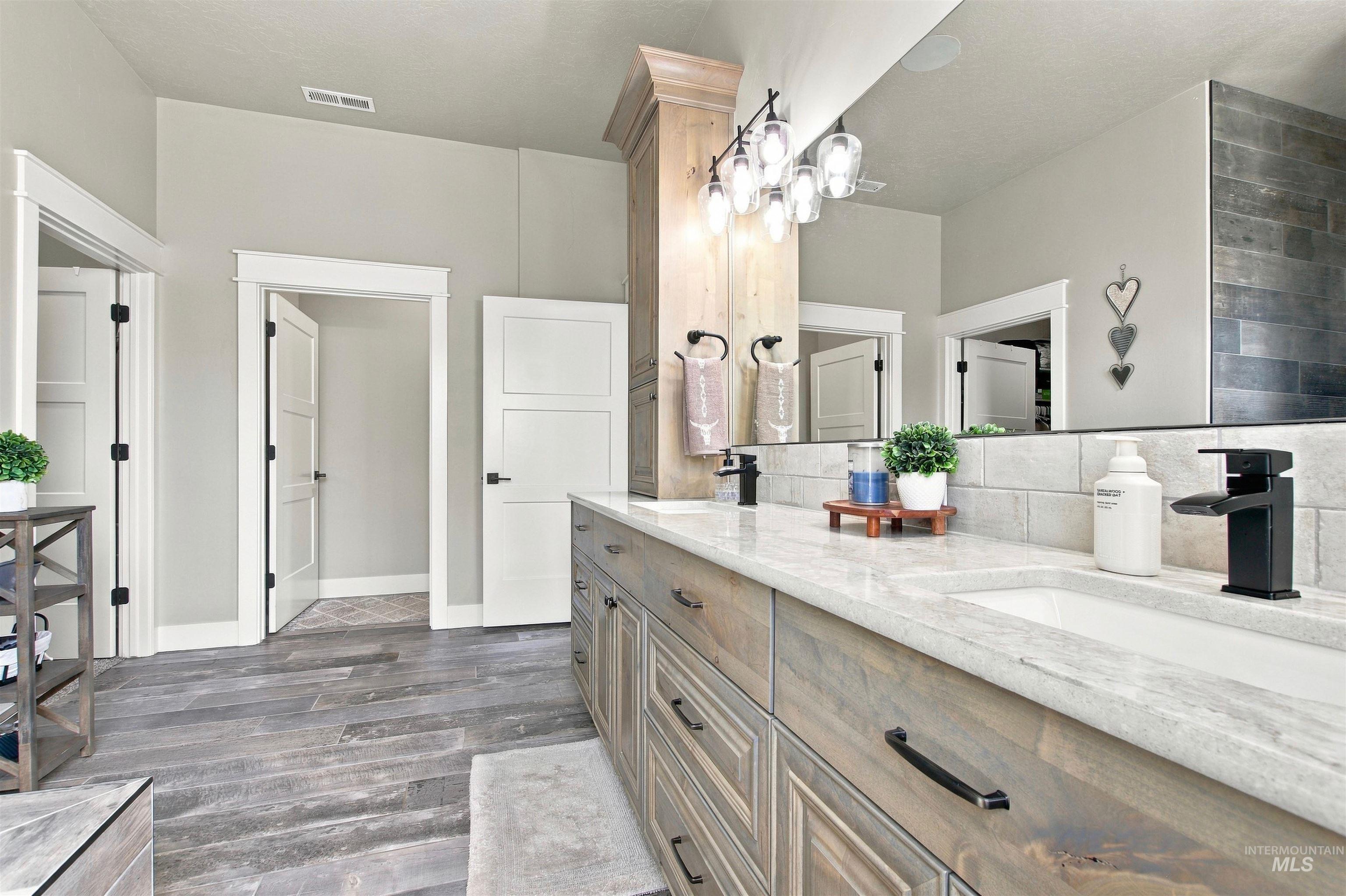 25400 Havard Oak Pl, Caldwell, Idaho 83607, 4 Bedrooms, 4 Bathrooms, Residential For Sale, Price $1,350,000, 99001242