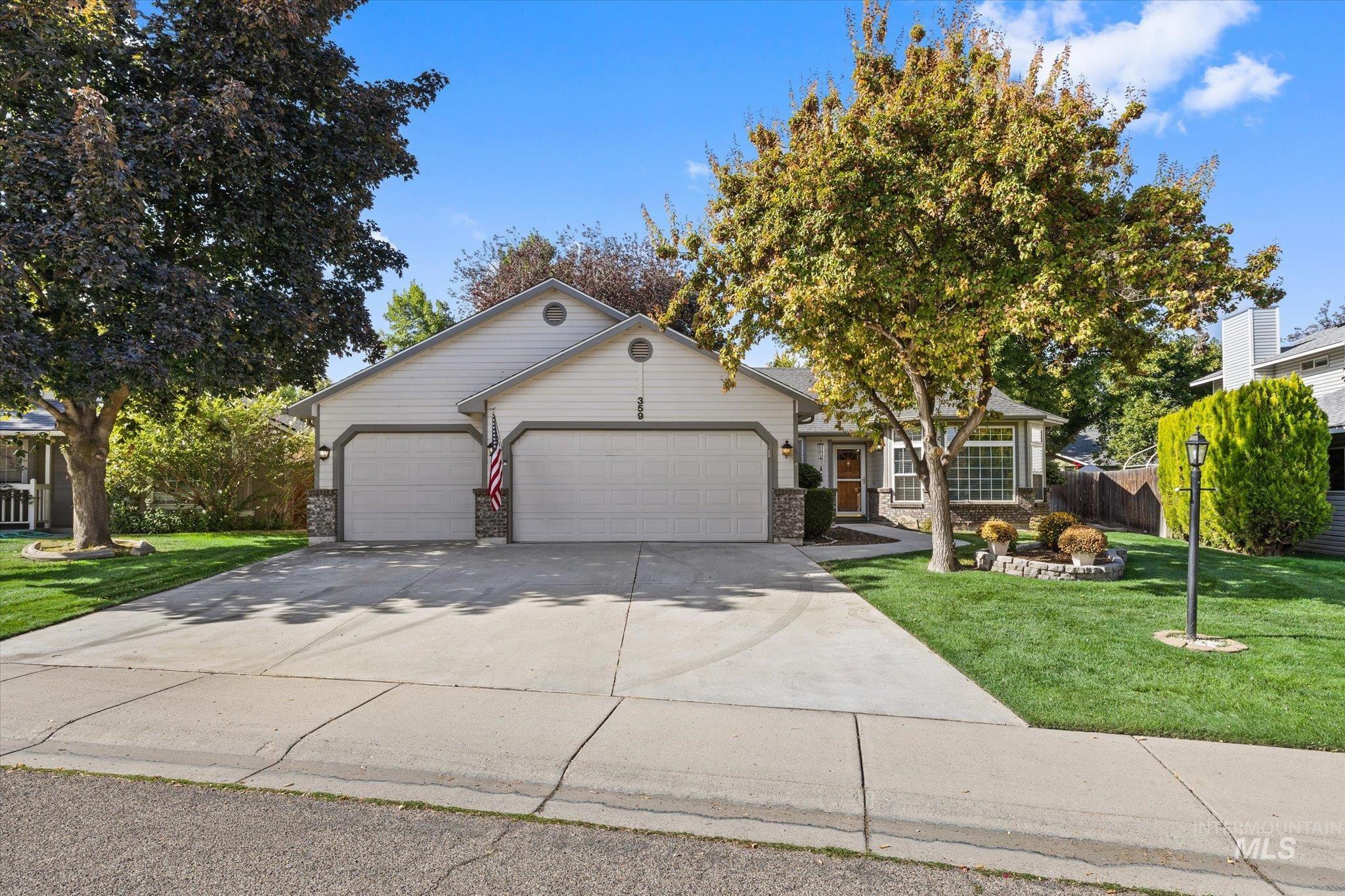 359 S Thoreau Way, Boise, Idaho 83709, 4 Bedrooms, 2 Bathrooms, Residential For Sale, Price $499,900,MLS 99001244