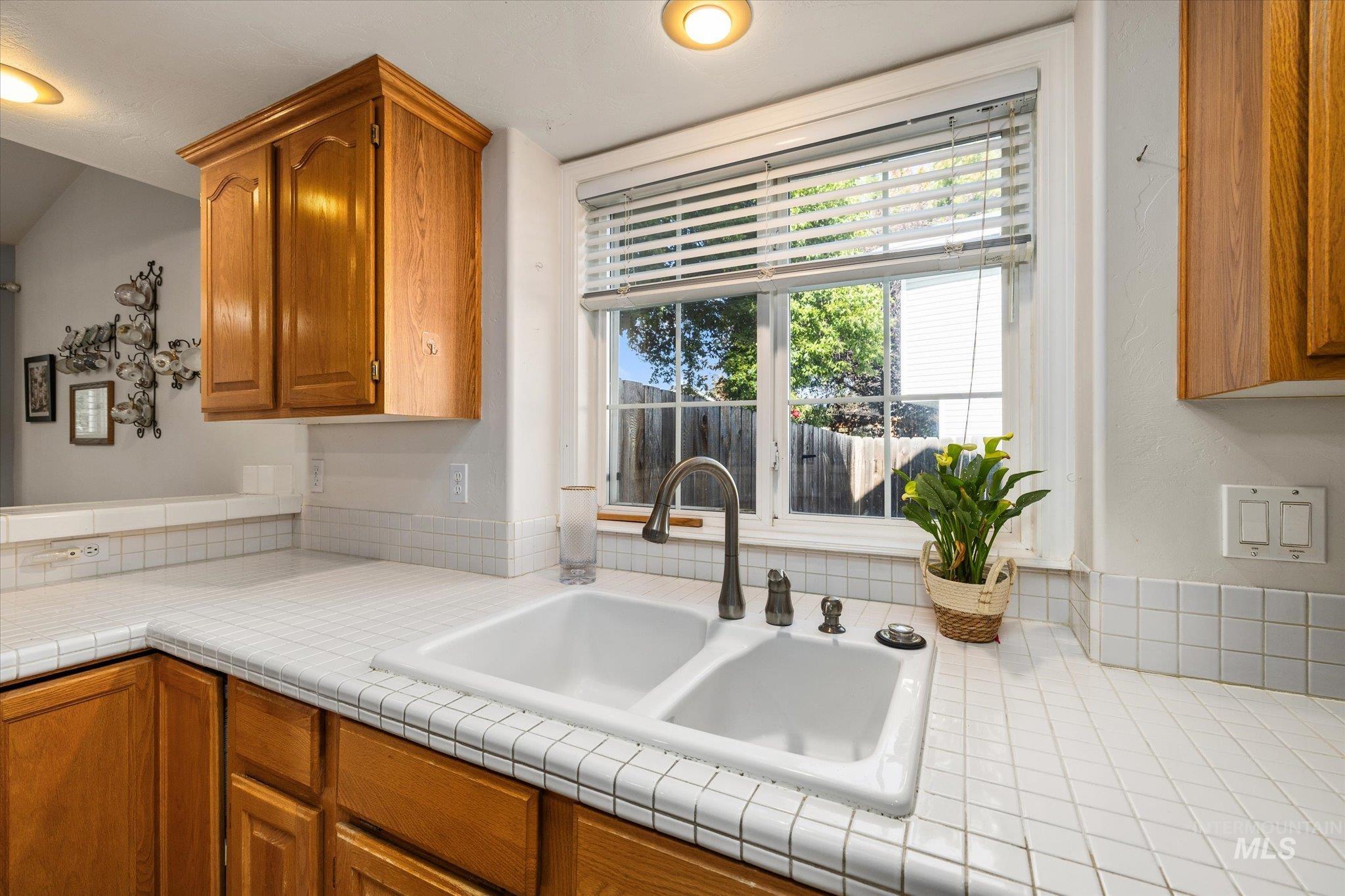 359 S Thoreau Way, Boise, Idaho 83709, 4 Bedrooms, 2 Bathrooms, Residential For Sale, Price $499,900,MLS 99001244