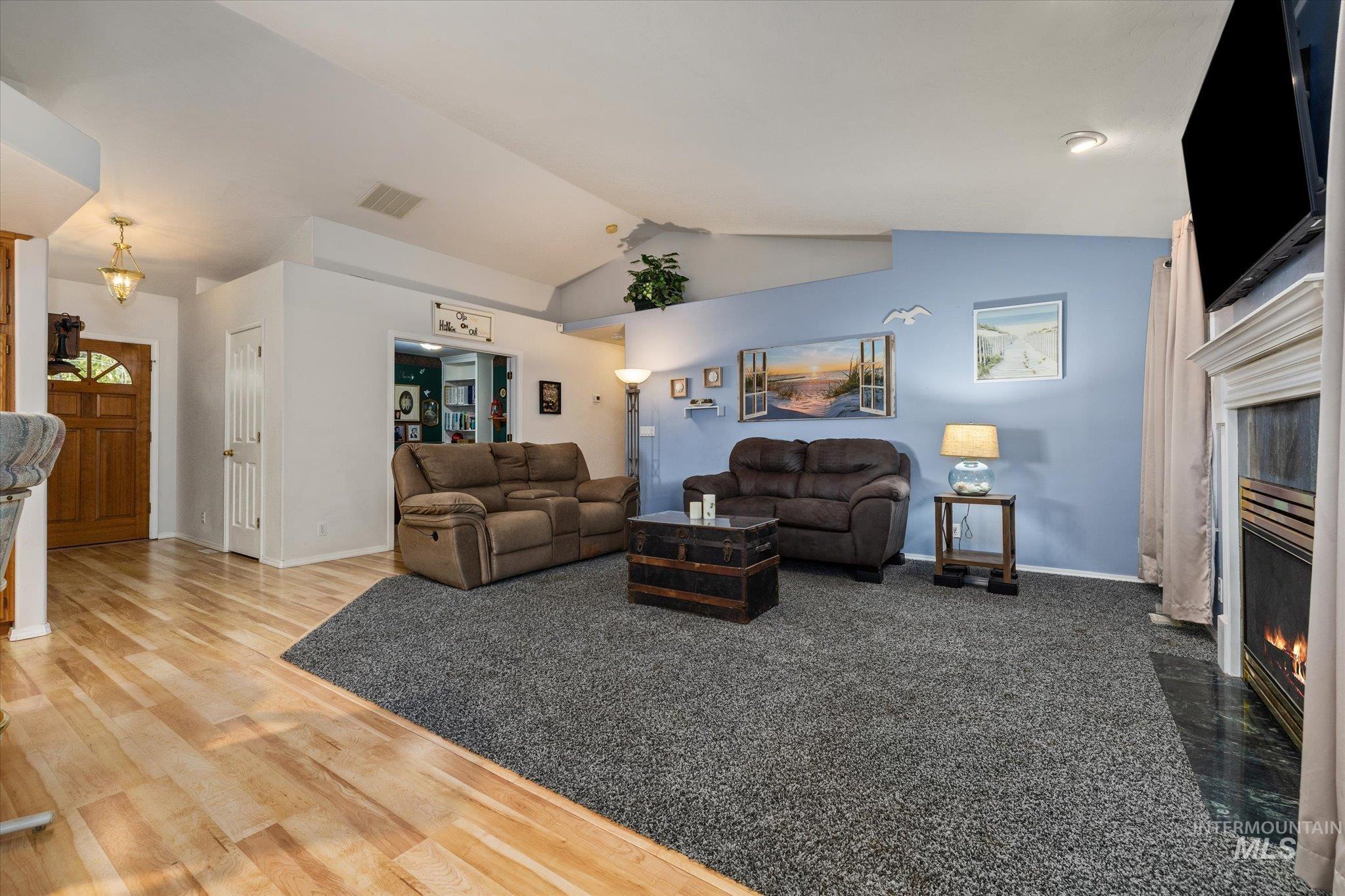 359 S Thoreau Way, Boise, Idaho 83709, 4 Bedrooms, 2 Bathrooms, Residential For Sale, Price $499,900,MLS 99001244