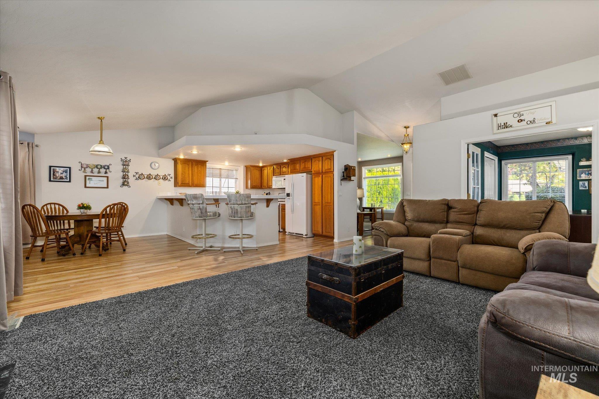 359 S Thoreau Way, Boise, Idaho 83709, 4 Bedrooms, 2 Bathrooms, Residential For Sale, Price $499,900,MLS 99001244
