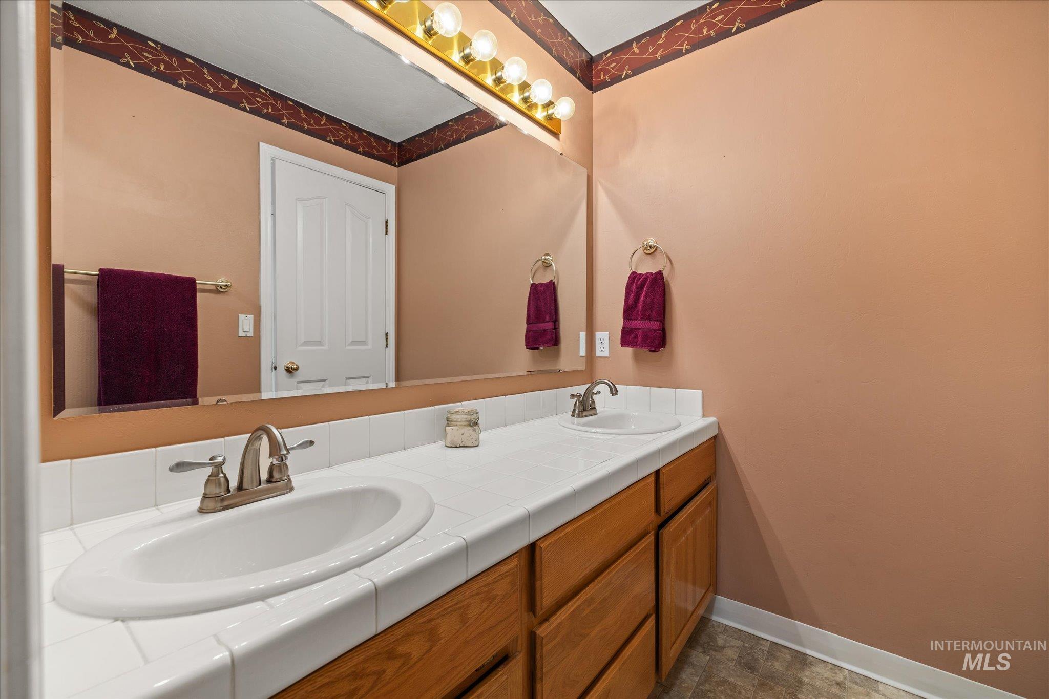 359 S Thoreau Way, Boise, Idaho 83709, 4 Bedrooms, 2 Bathrooms, Residential For Sale, Price $499,900,MLS 99001244