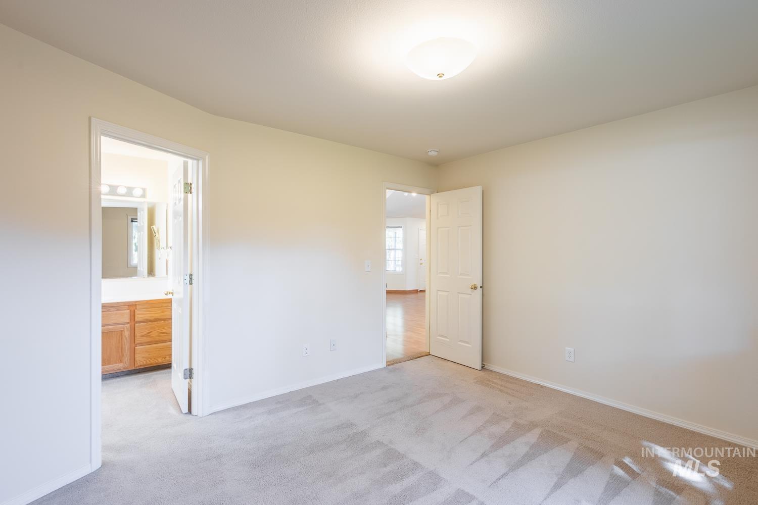 13515 W Persimmon St, Boise, Idaho 83713, 3 Bedrooms, 2 Bathrooms, Residential For Sale, Price $410,000,MLS 99001246