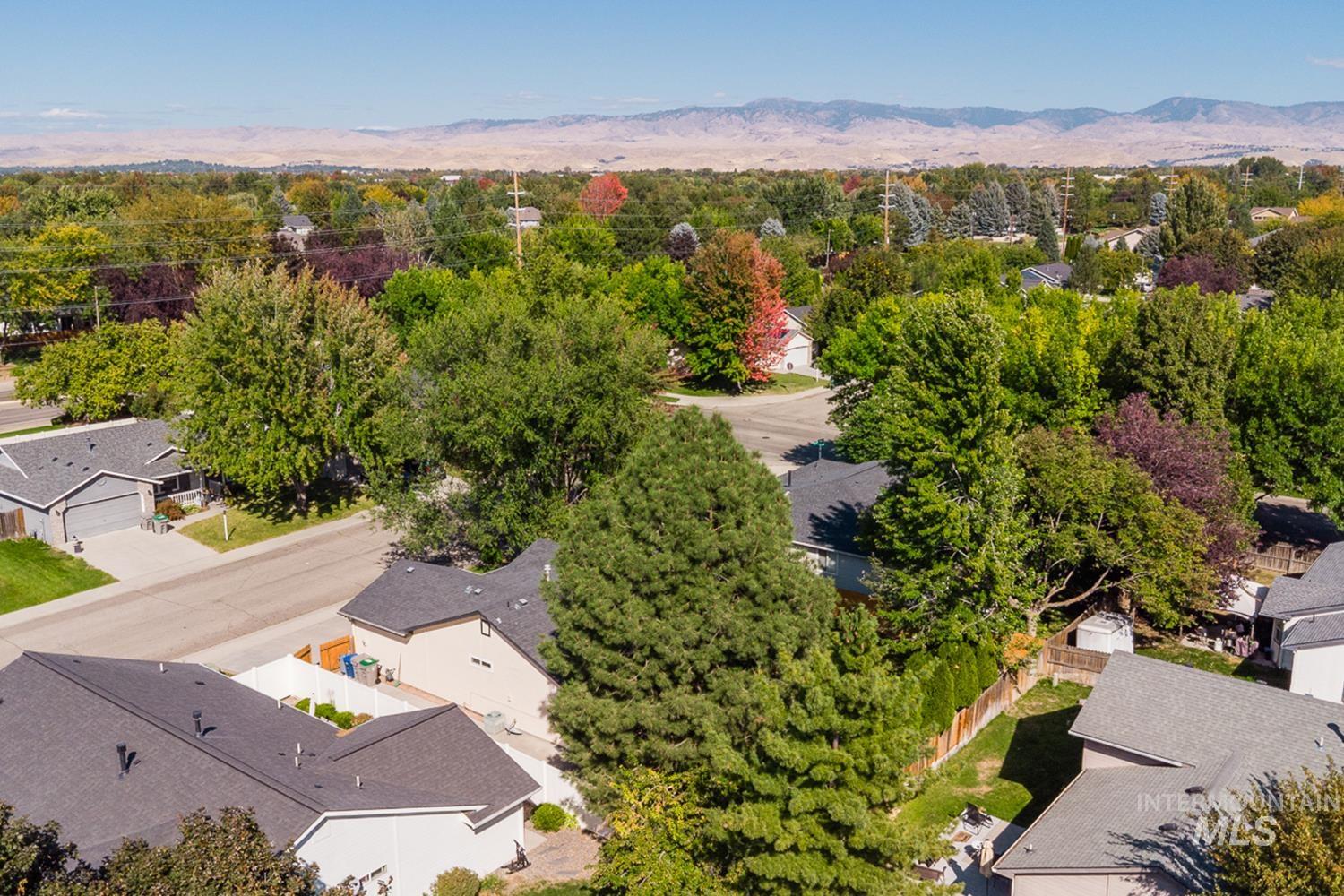13515 W Persimmon St, Boise, Idaho 83713, 3 Bedrooms, 2 Bathrooms, Residential For Sale, Price $410,000,MLS 99001246