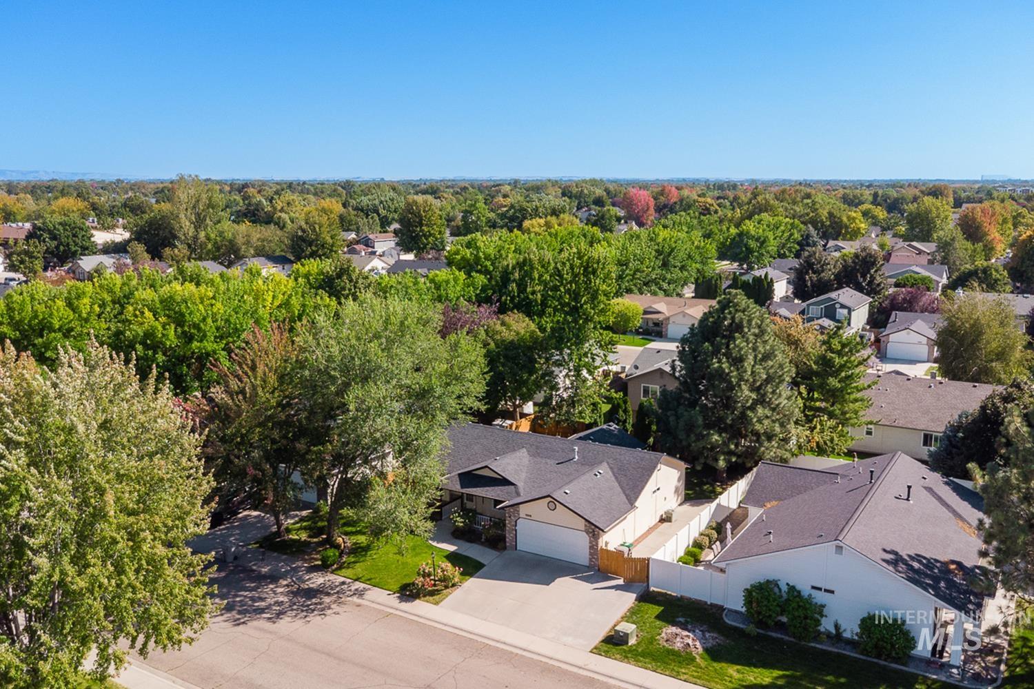 13515 W Persimmon St, Boise, Idaho 83713, 3 Bedrooms, 2 Bathrooms, Residential For Sale, Price $410,000,MLS 99001246