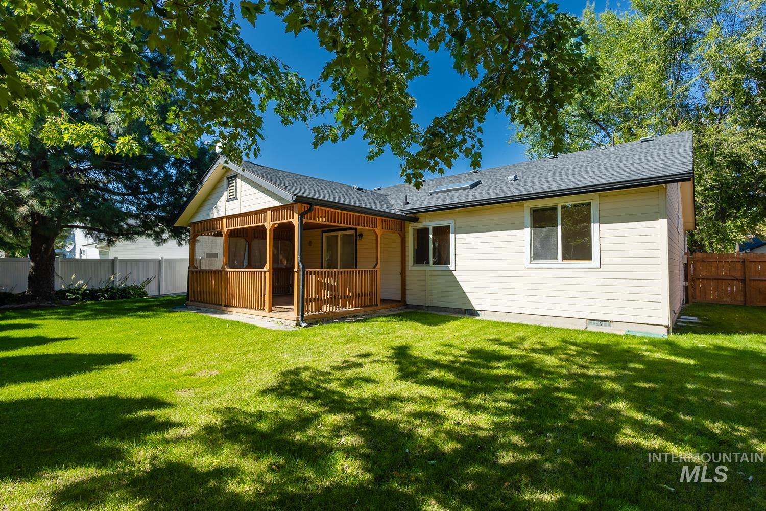 13515 W Persimmon St, Boise, Idaho 83713, 3 Bedrooms, 2 Bathrooms, Residential For Sale, Price $410,000,MLS 99001246
