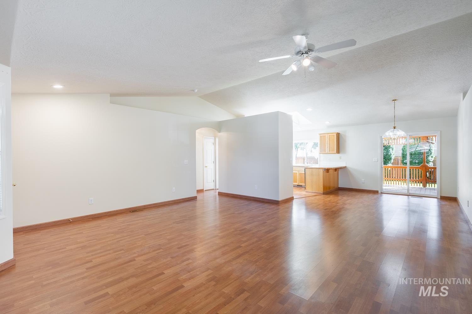 13515 W Persimmon St, Boise, Idaho 83713, 3 Bedrooms, 2 Bathrooms, Residential For Sale, Price $410,000,MLS 99001246