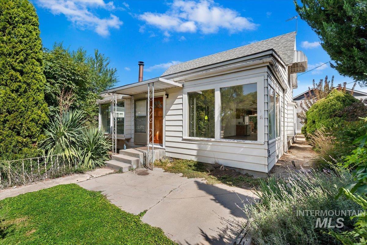 810 S Roosevelt St, Boise, Idaho 83705, 3 Bedrooms, 1 Bathroom, Residential For Sale, Price $489,900,MLS 99001247