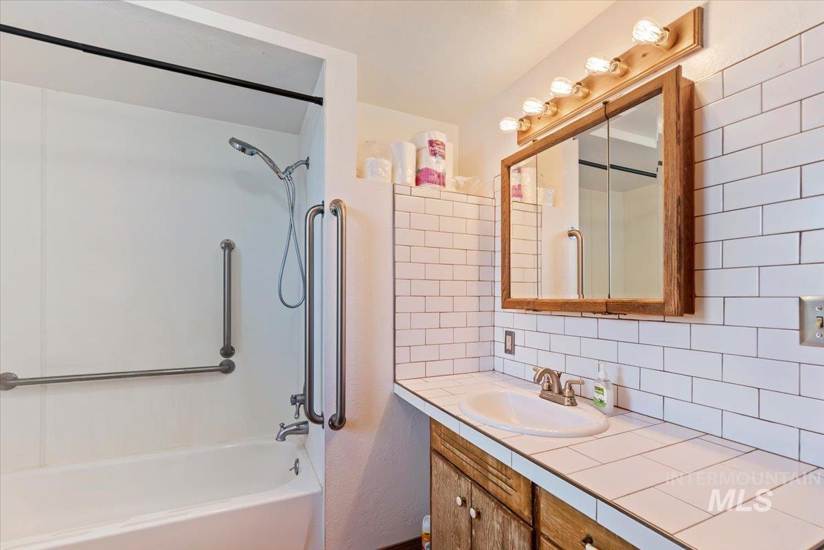810 S Roosevelt St, Boise, Idaho 83705, 3 Bedrooms, 1 Bathroom, Residential For Sale, Price $489,900,MLS 99001247