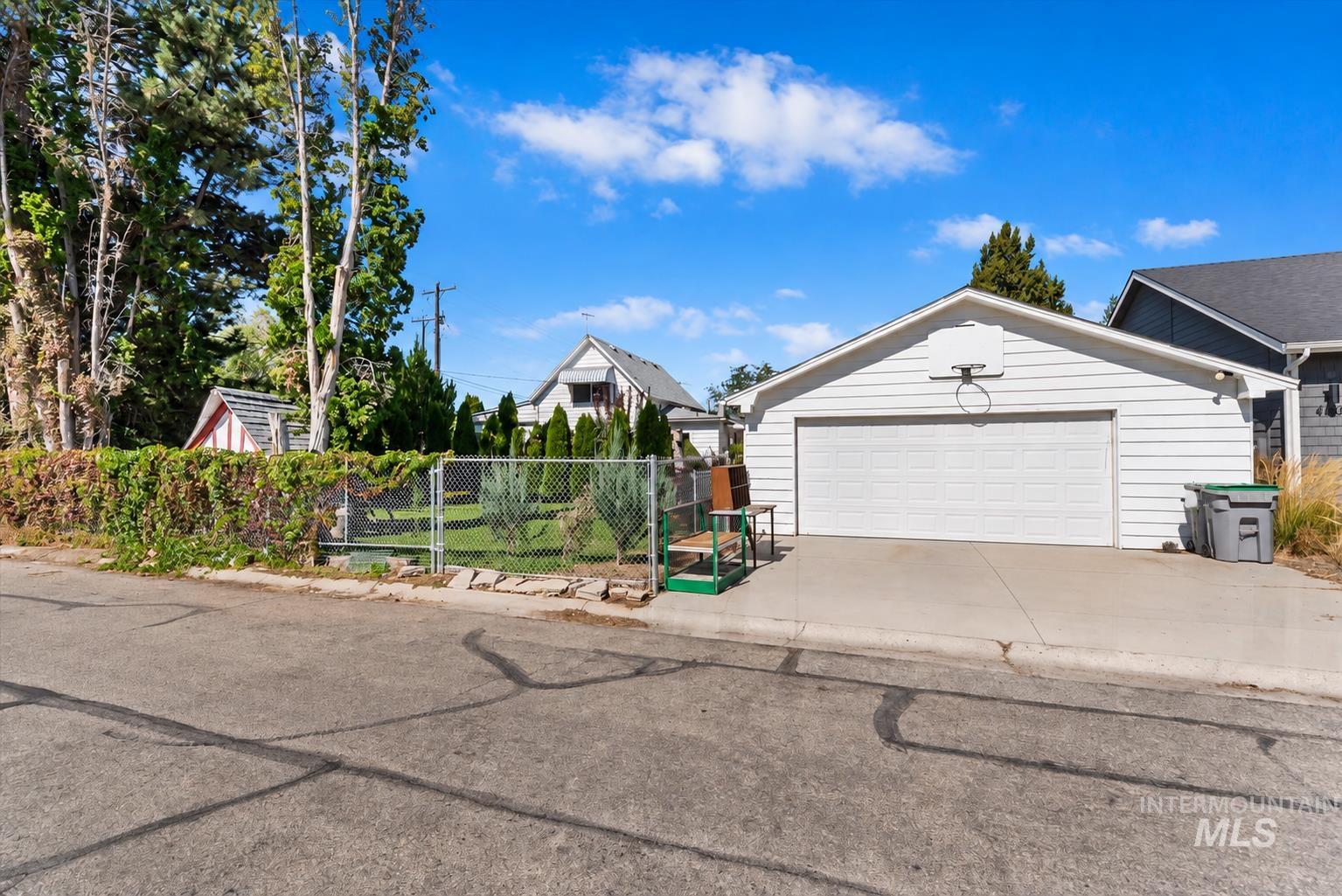 810 S Roosevelt St, Boise, Idaho 83705, 3 Bedrooms, 1 Bathroom, Residential For Sale, Price $489,900,MLS 99001247