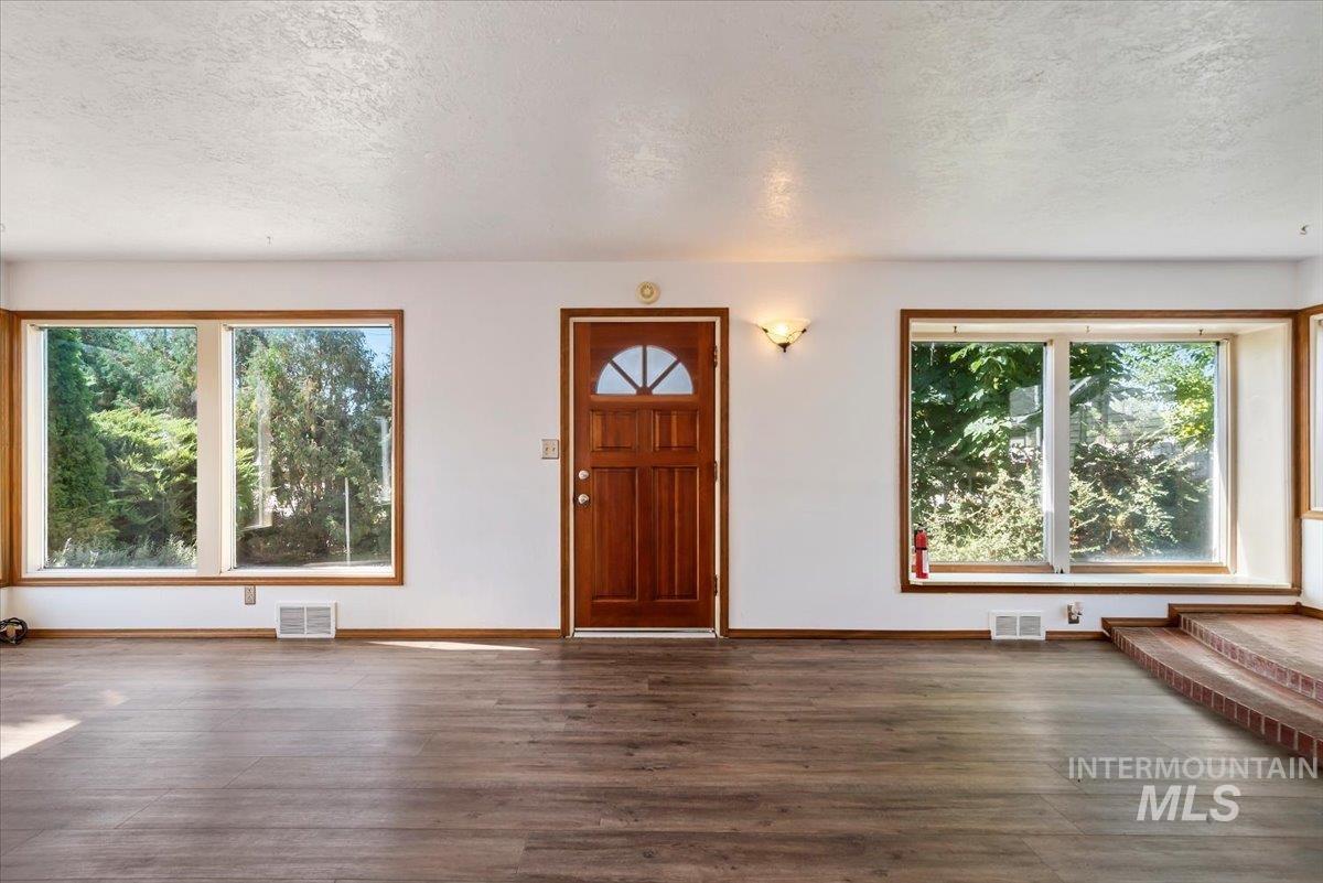 810 S Roosevelt St, Boise, Idaho 83705, 3 Bedrooms, 1 Bathroom, Residential For Sale, Price $489,900,MLS 99001247