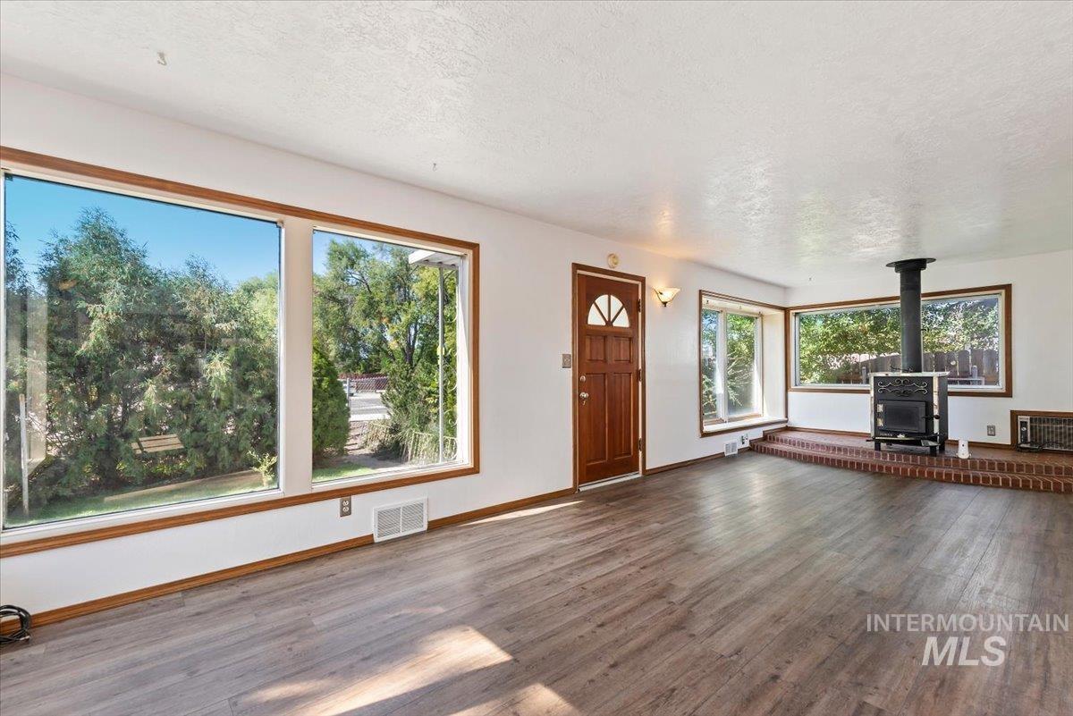 810 S Roosevelt St, Boise, Idaho 83705, 3 Bedrooms, 1 Bathroom, Residential For Sale, Price $489,900,MLS 99001247