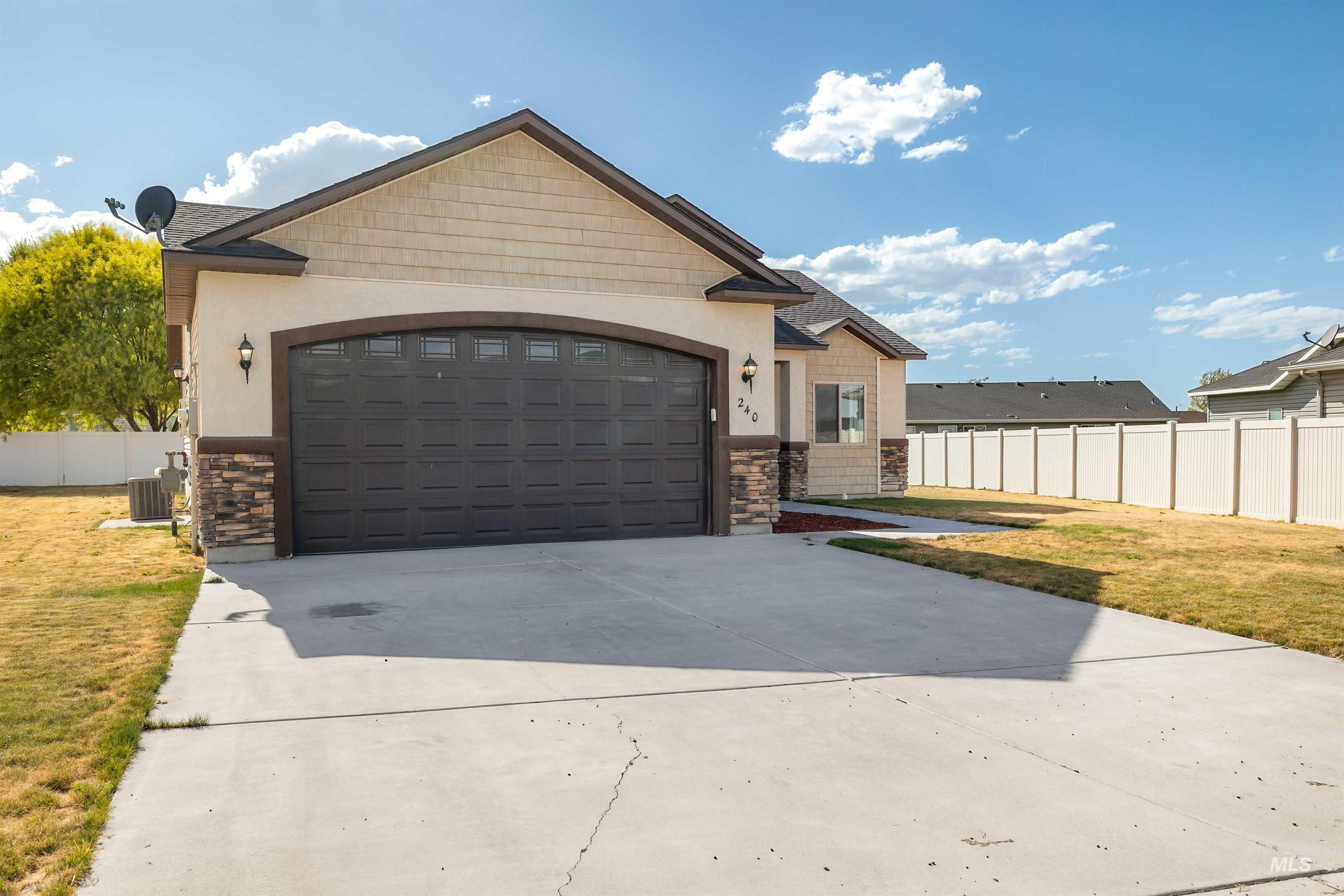 240 Glacier Meadows Way, Kimberly, Idaho 83341, 3 Bedrooms, 2 Bathrooms, Residential For Sale, Price $359,900, 99001248