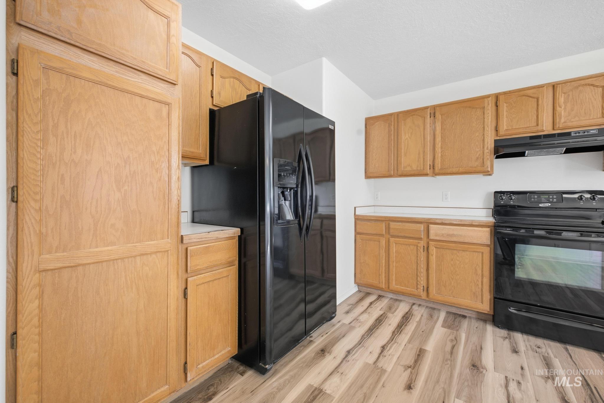 978 Aspenwood Ln, Twin Falls, Idaho 83301, 4 Bedrooms, 2 Bathrooms, Residential For Sale, Price $385,000, 99001251