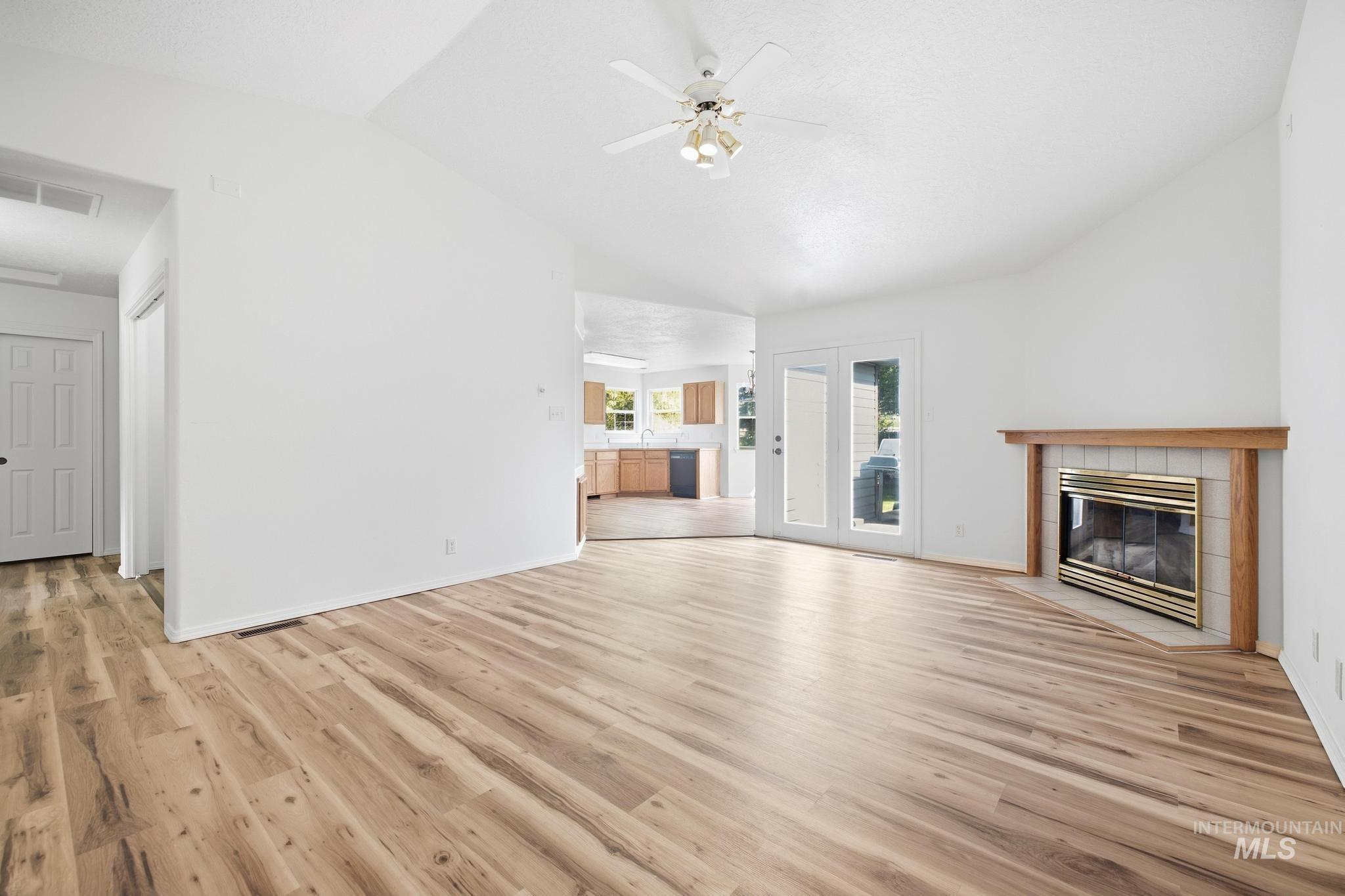 978 Aspenwood Ln, Twin Falls, Idaho 83301, 4 Bedrooms, 2 Bathrooms, Residential For Sale, Price $385,000, 99001251