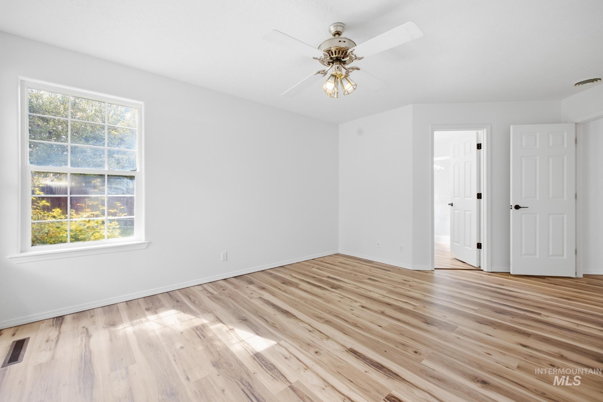 978 Aspenwood Ln, Twin Falls, Idaho 83301, 4 Bedrooms, 2 Bathrooms, Residential For Sale, Price $385,000, 99001251