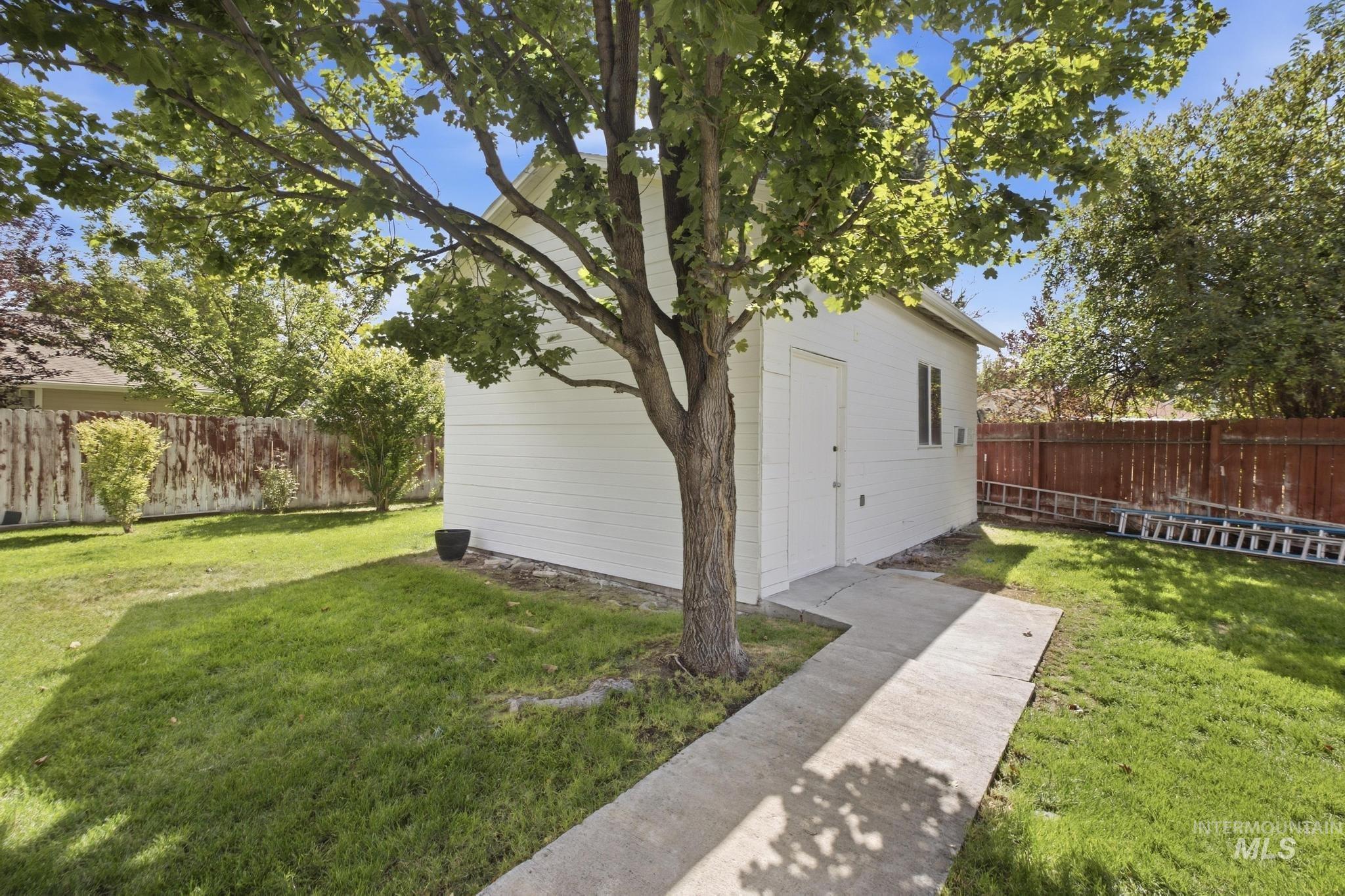 978 Aspenwood Ln, Twin Falls, Idaho 83301, 4 Bedrooms, 2 Bathrooms, Residential For Sale, Price $385,000, 99001251