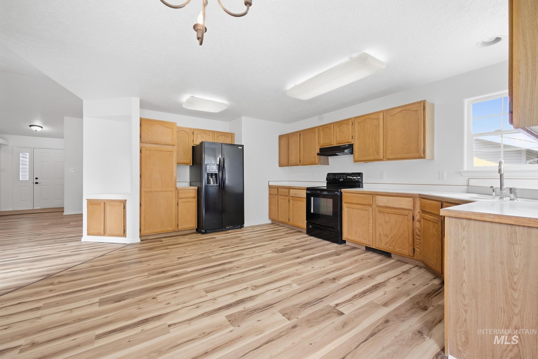 978 Aspenwood Ln, Twin Falls, Idaho 83301, 4 Bedrooms, 2 Bathrooms, Residential For Sale, Price $385,000, 99001251
