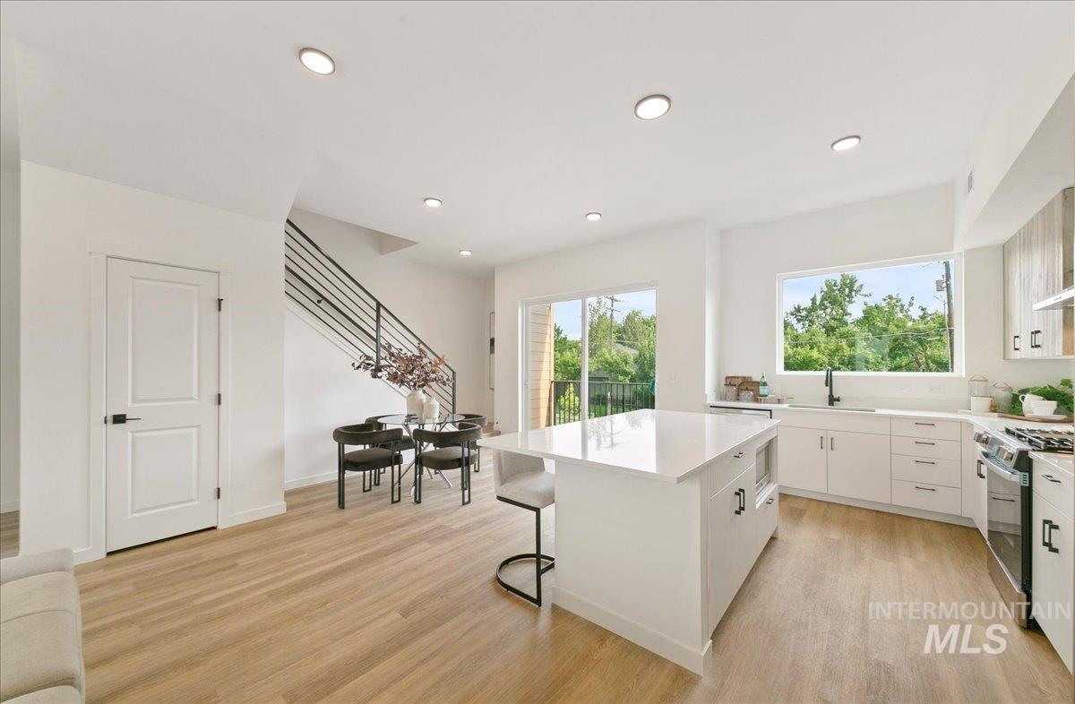 2043 S Makar Ln, Boise, Idaho 83706, 3 Bedrooms, 3.5 Bathrooms, Residential For Sale, Price $694,500, 99001252