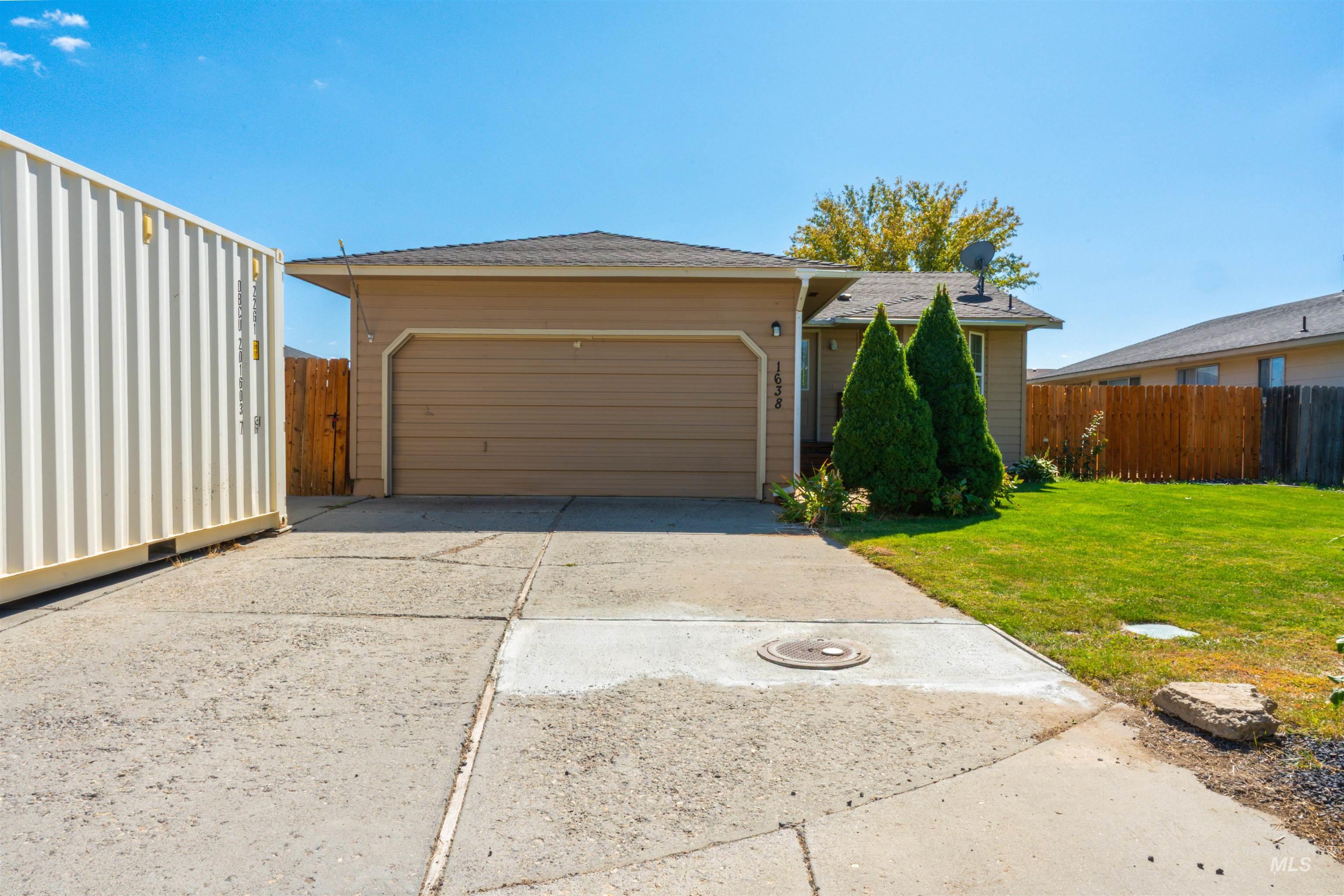 1638 SW 1st Place, Ontario, Oregon 97914, 4 Bedrooms, 2 Bathrooms, Residential For Sale, Price $315,000, 99001253