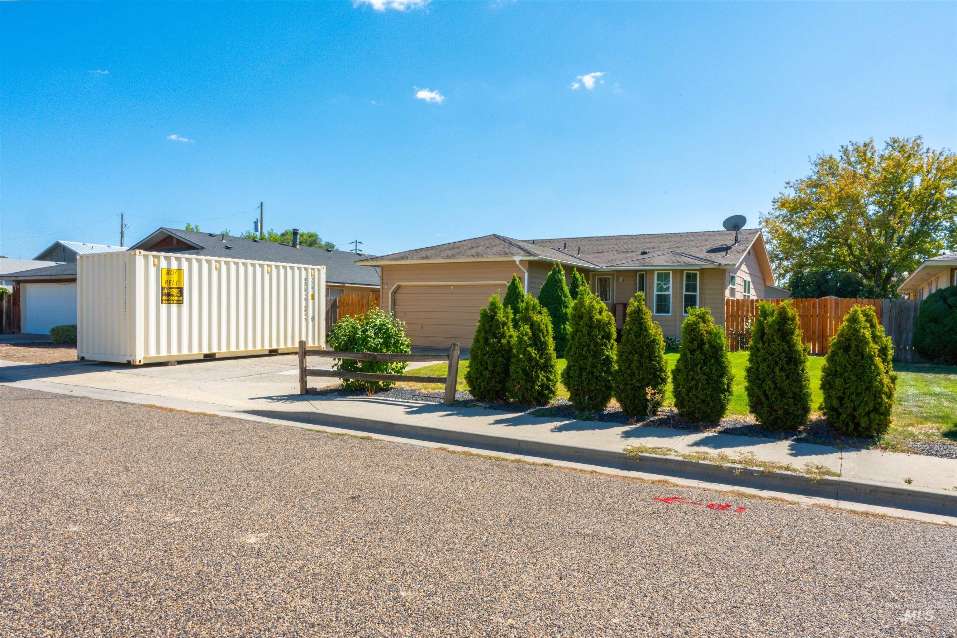 1638 SW 1st Place, Ontario, Oregon 97914, 4 Bedrooms, 2 Bathrooms, Residential For Sale, Price $315,000, 99001253