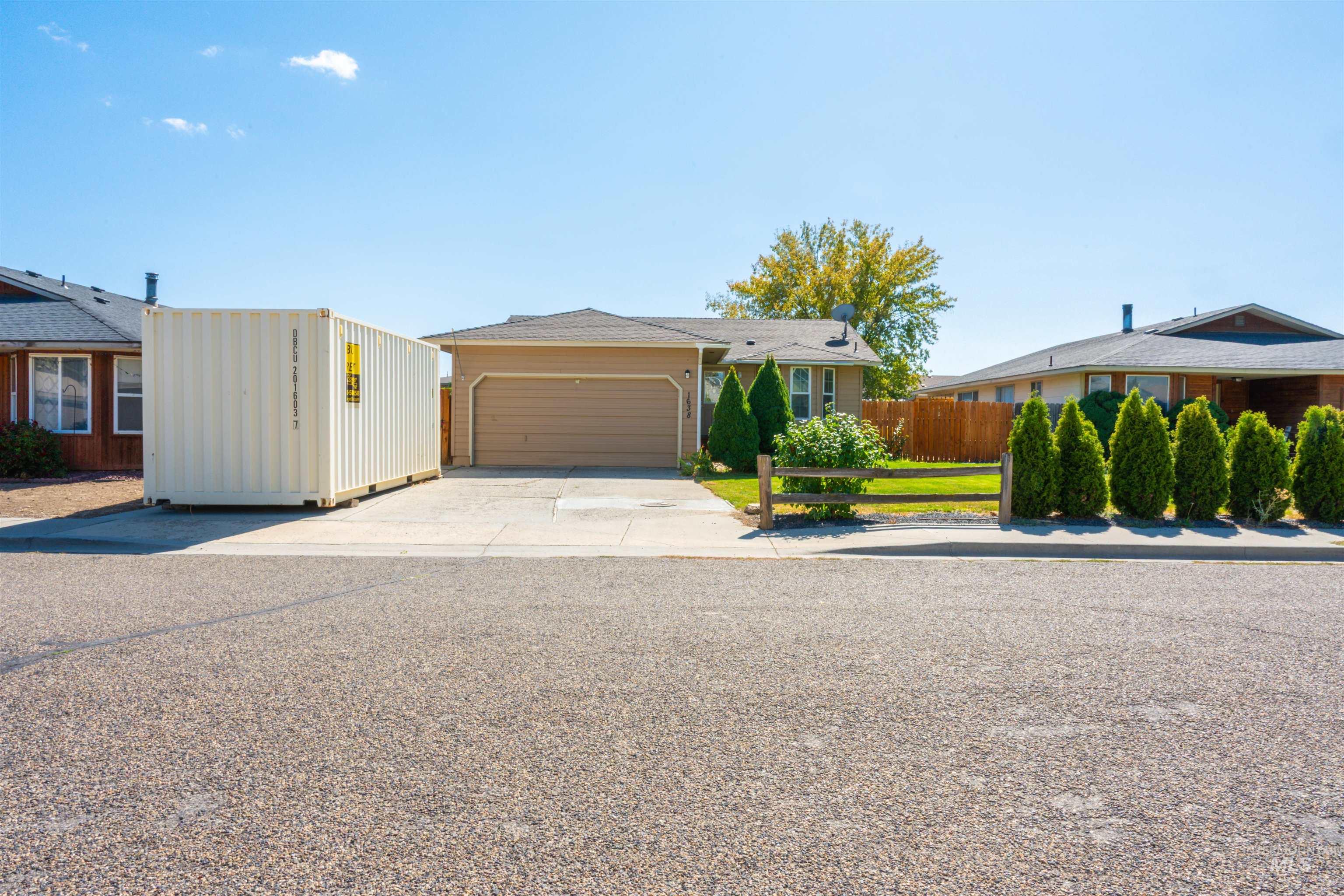 1638 SW 1st Place, Ontario, Oregon 97914, 4 Bedrooms, 2 Bathrooms, Residential For Sale, Price $315,000, 99001253