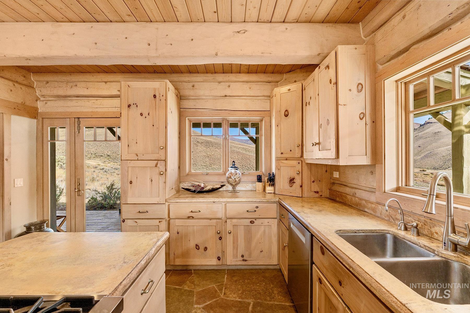 4777 Twin Bridges, Mackay, Idaho 83251, 1 Bedroom, 1.5 Bathrooms, Residential For Sale, Price $1,095,000, 99001254