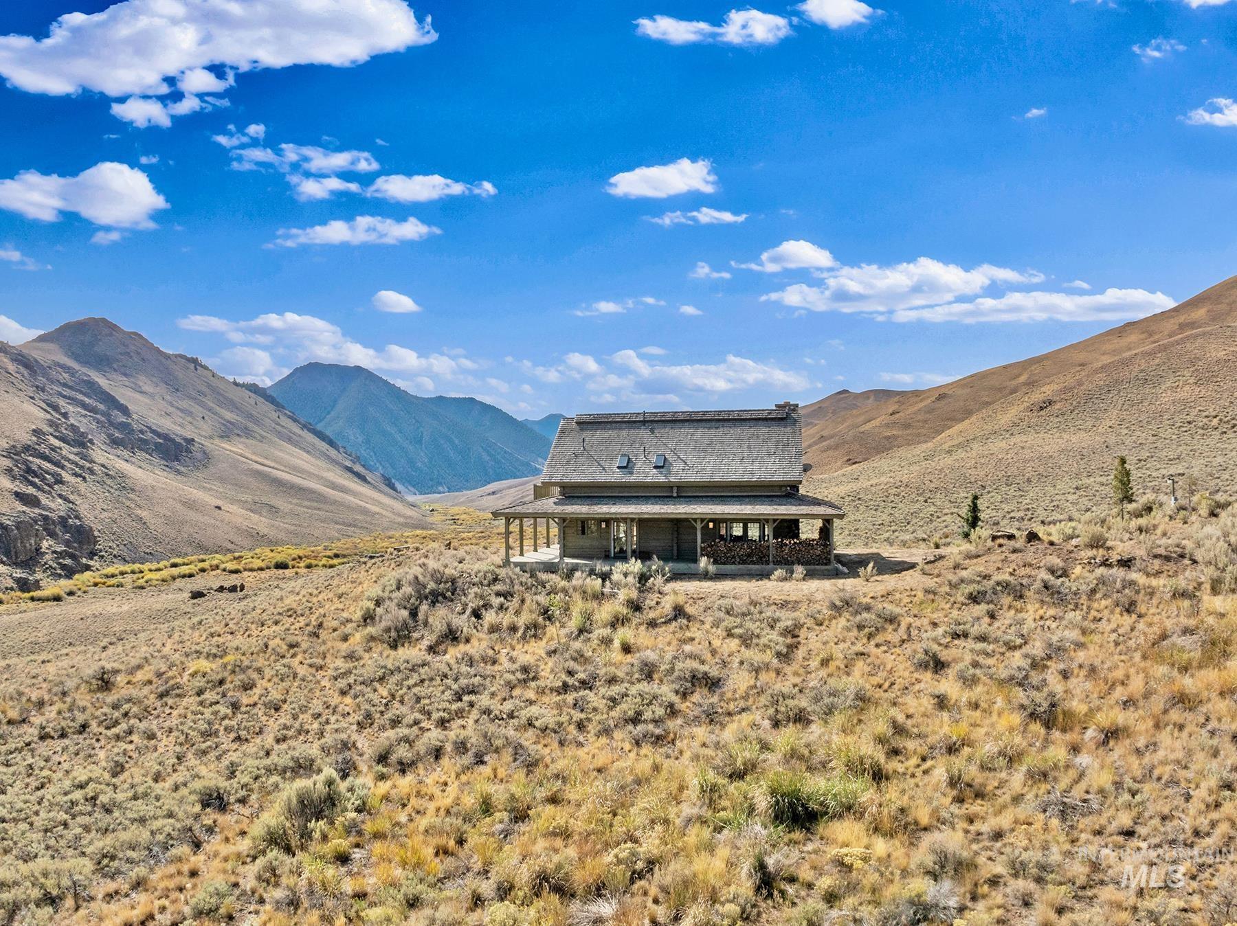4777 Twin Bridges, Mackay, Idaho 83251, 1 Bedroom, 1.5 Bathrooms, Residential For Sale, Price $1,095,000, 99001254