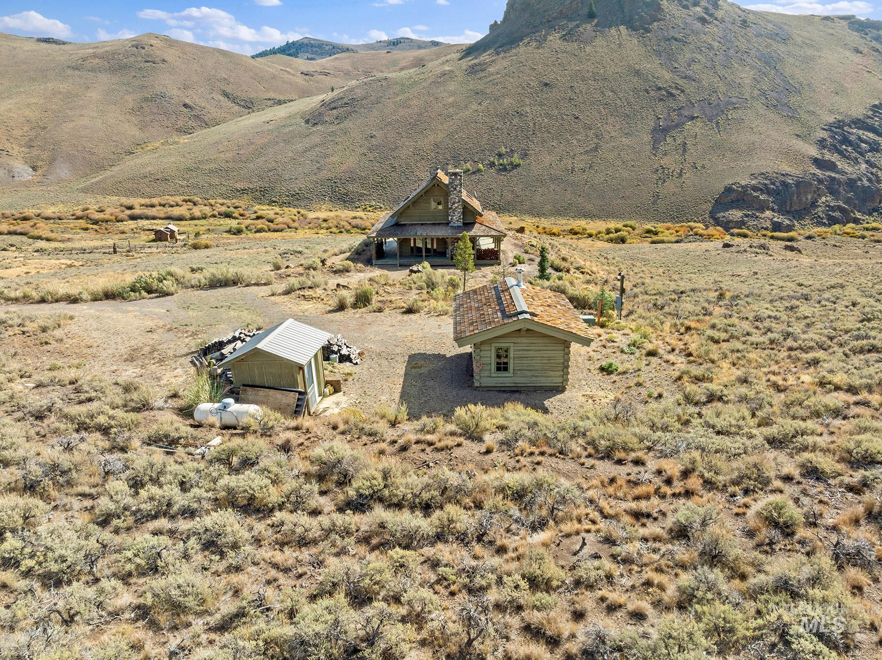 4777 Twin Bridges, Mackay, Idaho 83251, 1 Bedroom, 1.5 Bathrooms, Residential For Sale, Price $1,095,000, 99001254